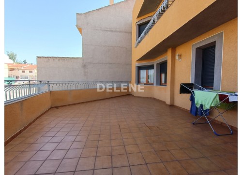 2818 PISO DE 140M2 CON TERRAZA, COLEGIO ENTRE CULTURAS