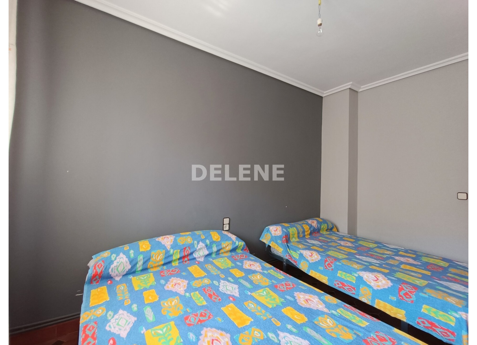 2818 PISO DE 140M2 CON TERRAZA, COLEGIO ENTRE CULTURAS