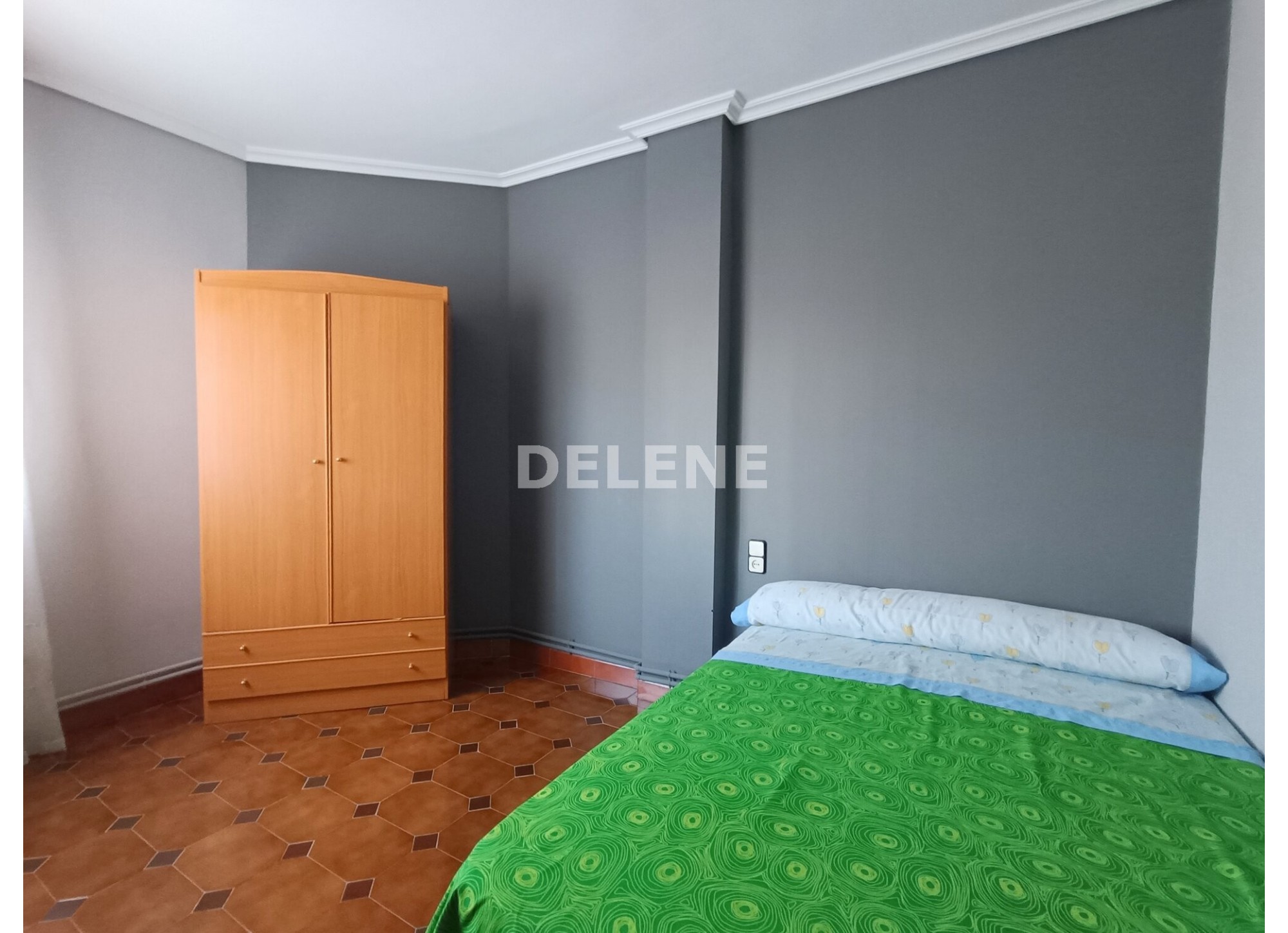 2818 PISO DE 140M2 CON TERRAZA, COLEGIO ENTRE CULTURAS