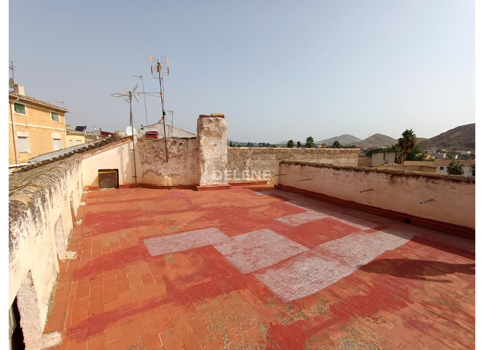 2826 CASA CON TERRAZA DE 60M2, ZONA SAN ROQUE