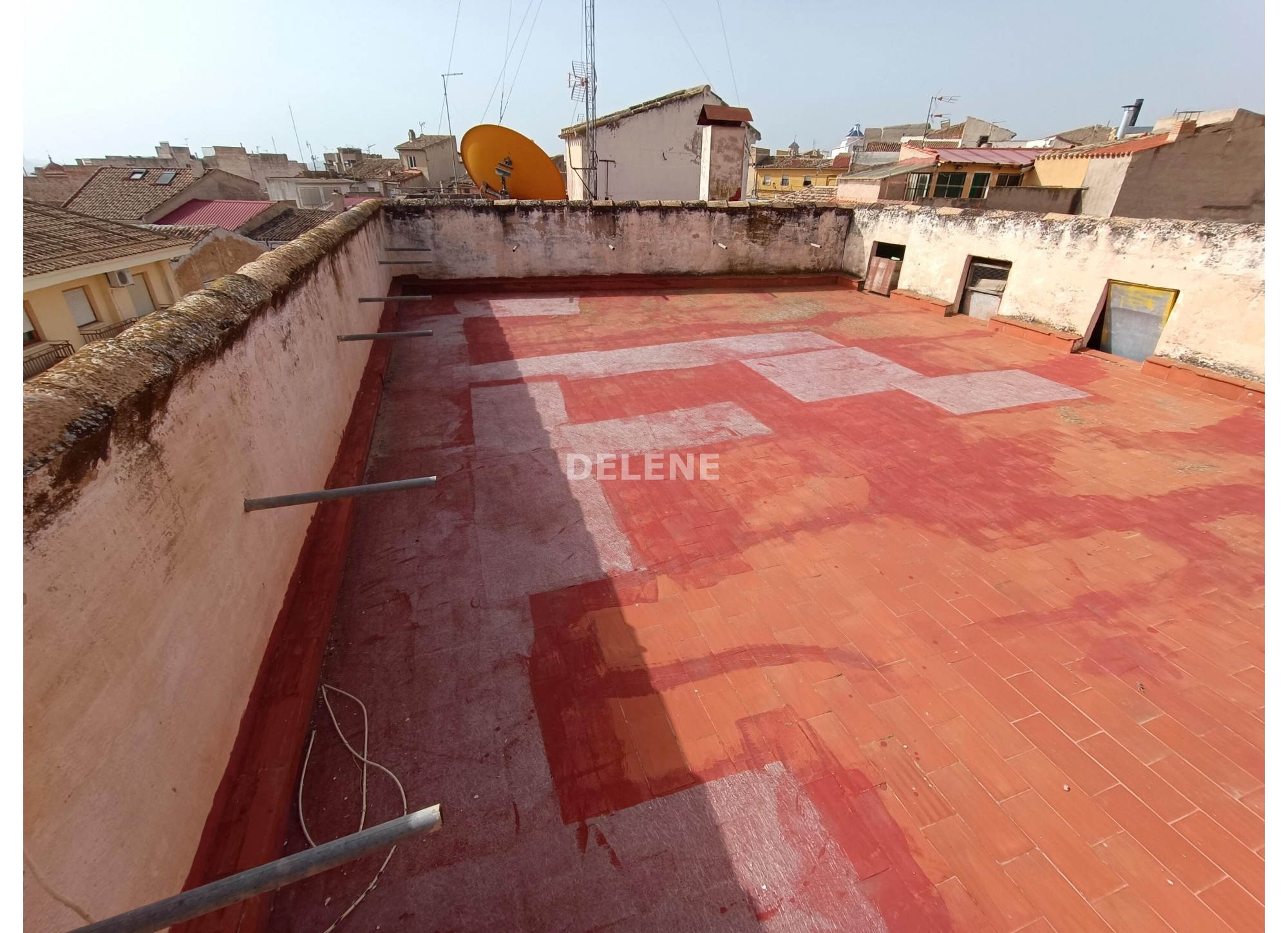 2826 CASA CON TERRAZA DE 60M2, ZONA SAN ROQUE