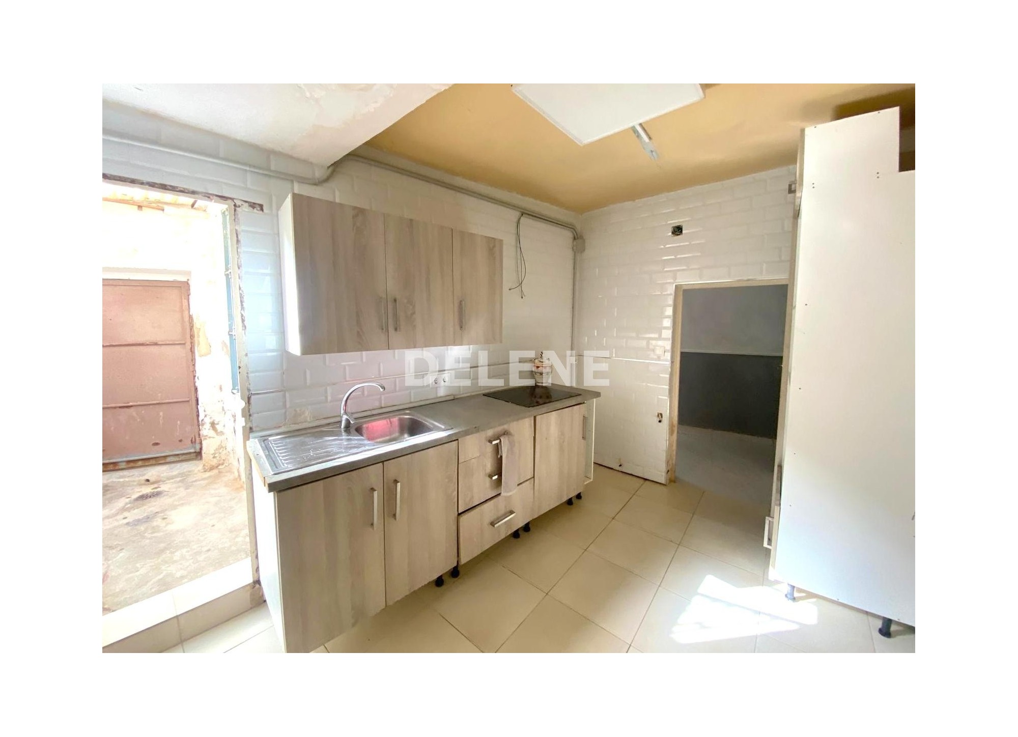 2827 CASA CON TERRAZA EN SAN ROQUE