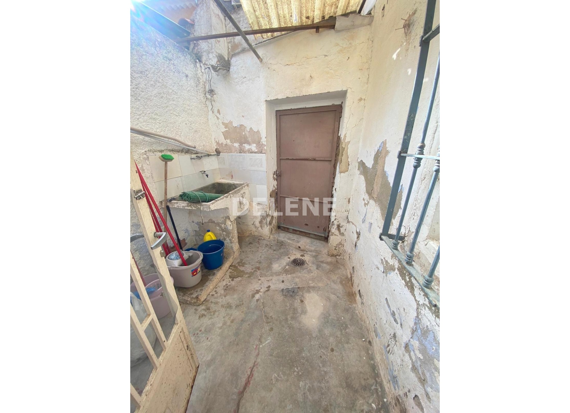 2827 CASA CON TERRAZA EN SAN ROQUE