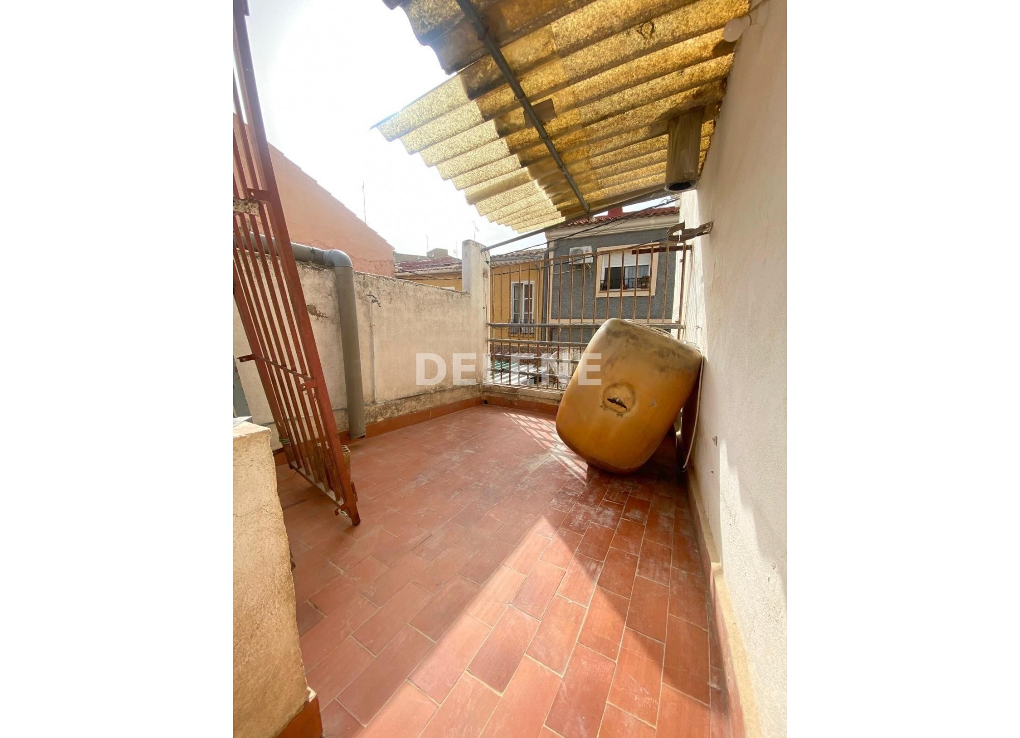 2827 CASA CON TERRAZA EN SAN ROQUE