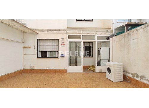 2833 ADOSADO CON PATIO Y GARAJE, AVENIDA DE LA CONSTITUCIÓN