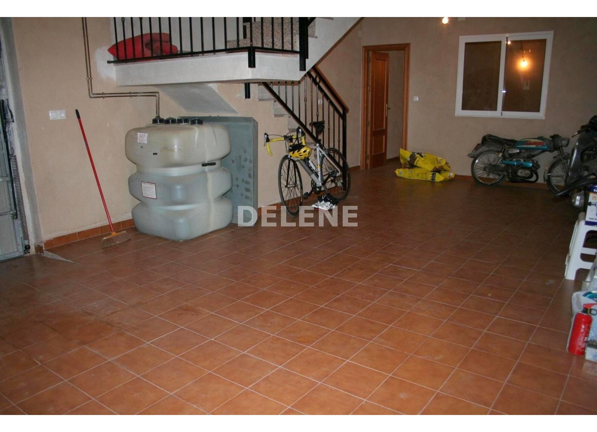 2837 CASA CON GARAJE EN TOBARRA