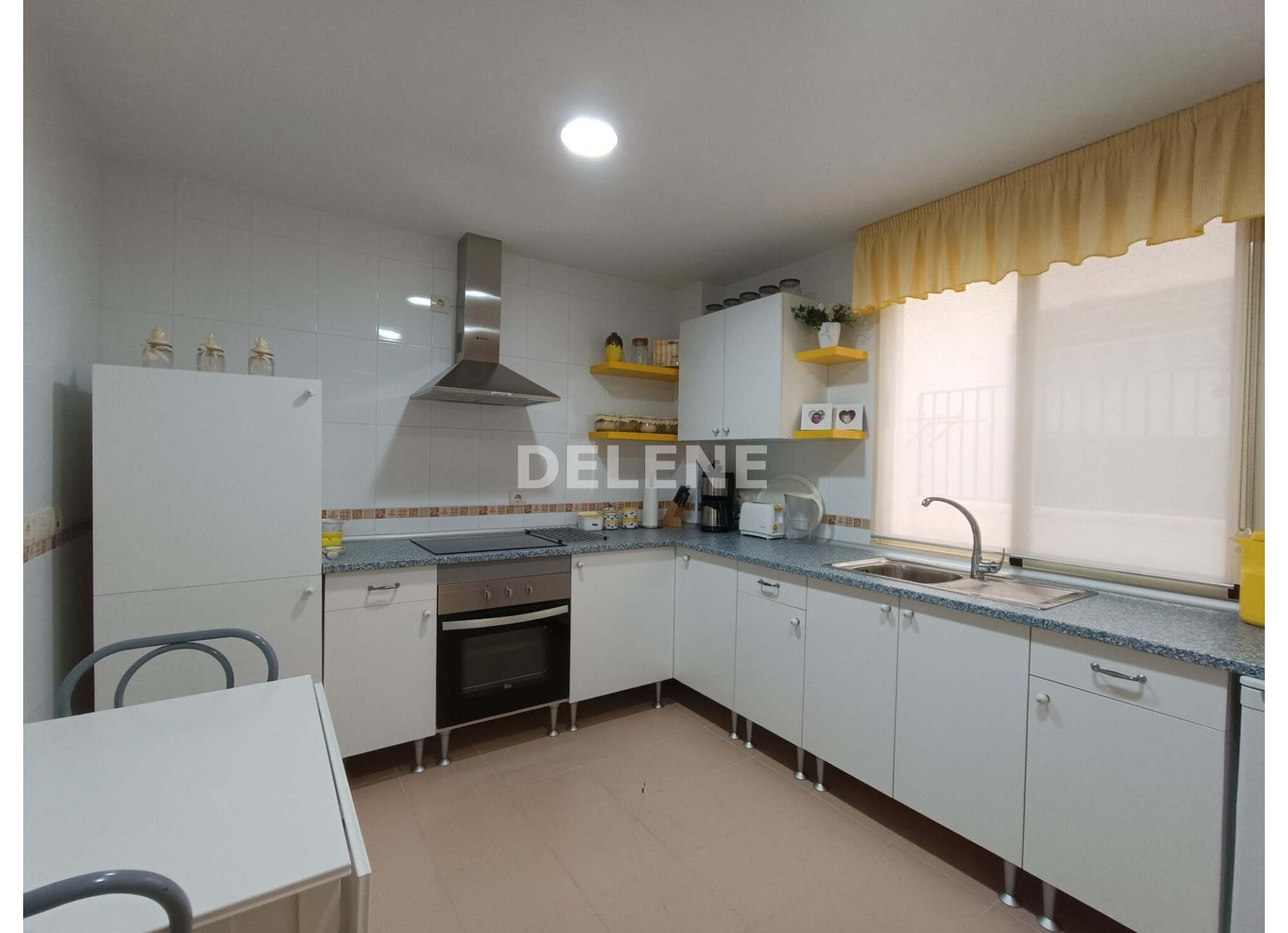 2841 PISO CON DOS PATIOS, GARAJE Y TRASTERO