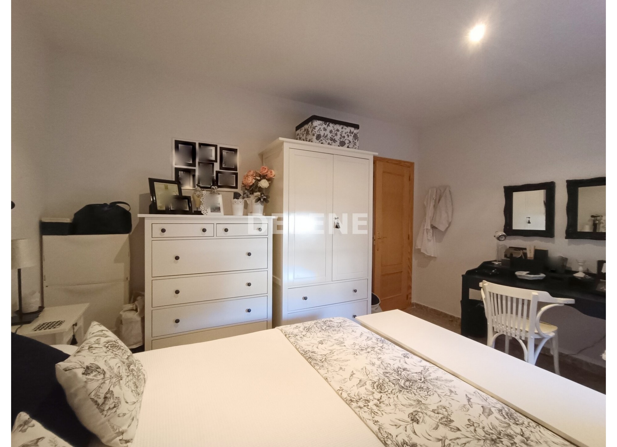 2841 PISO CON DOS PATIOS, GARAJE Y TRASTERO