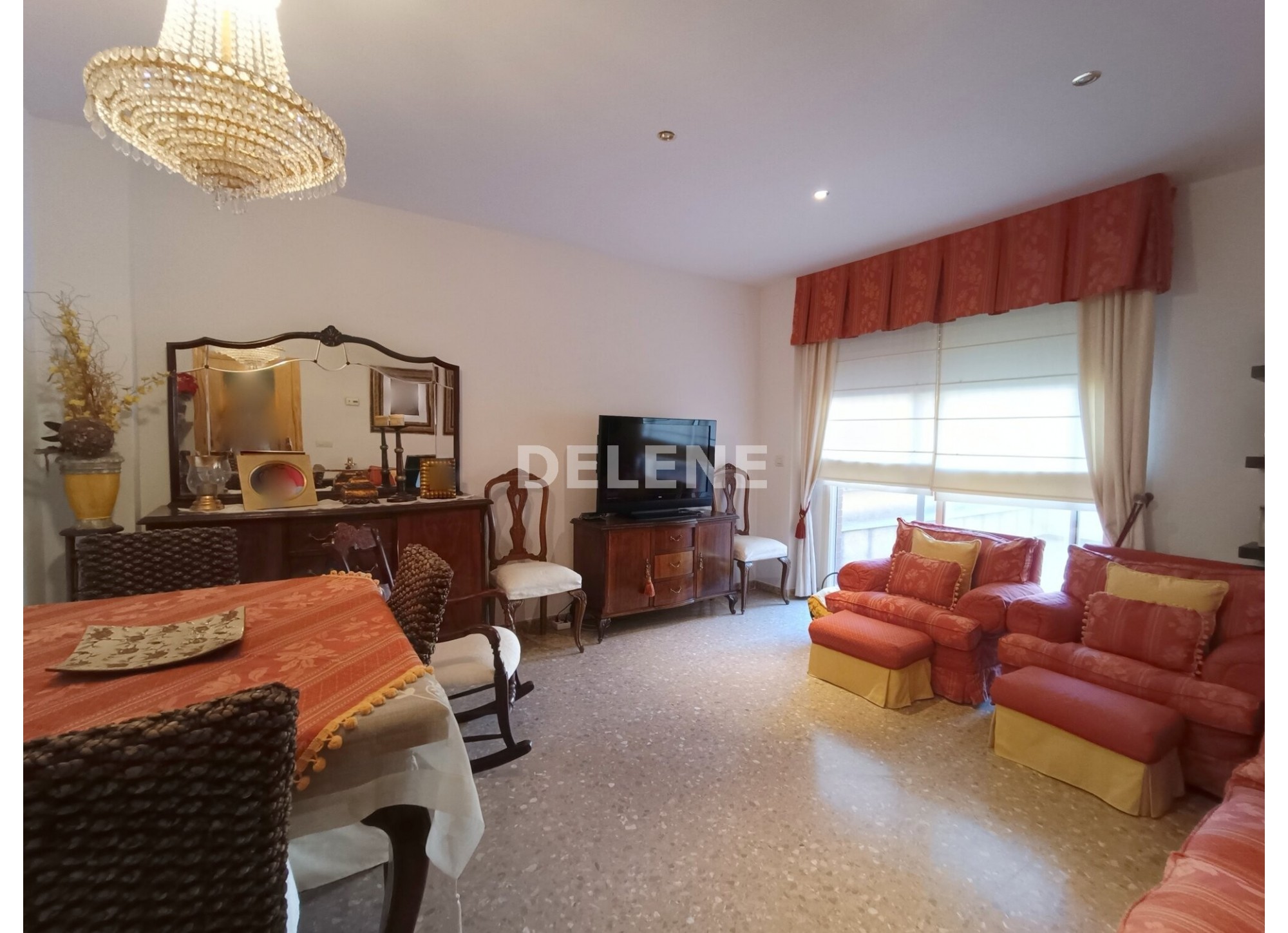 2841 PISO CON DOS PATIOS, GARAJE Y TRASTERO