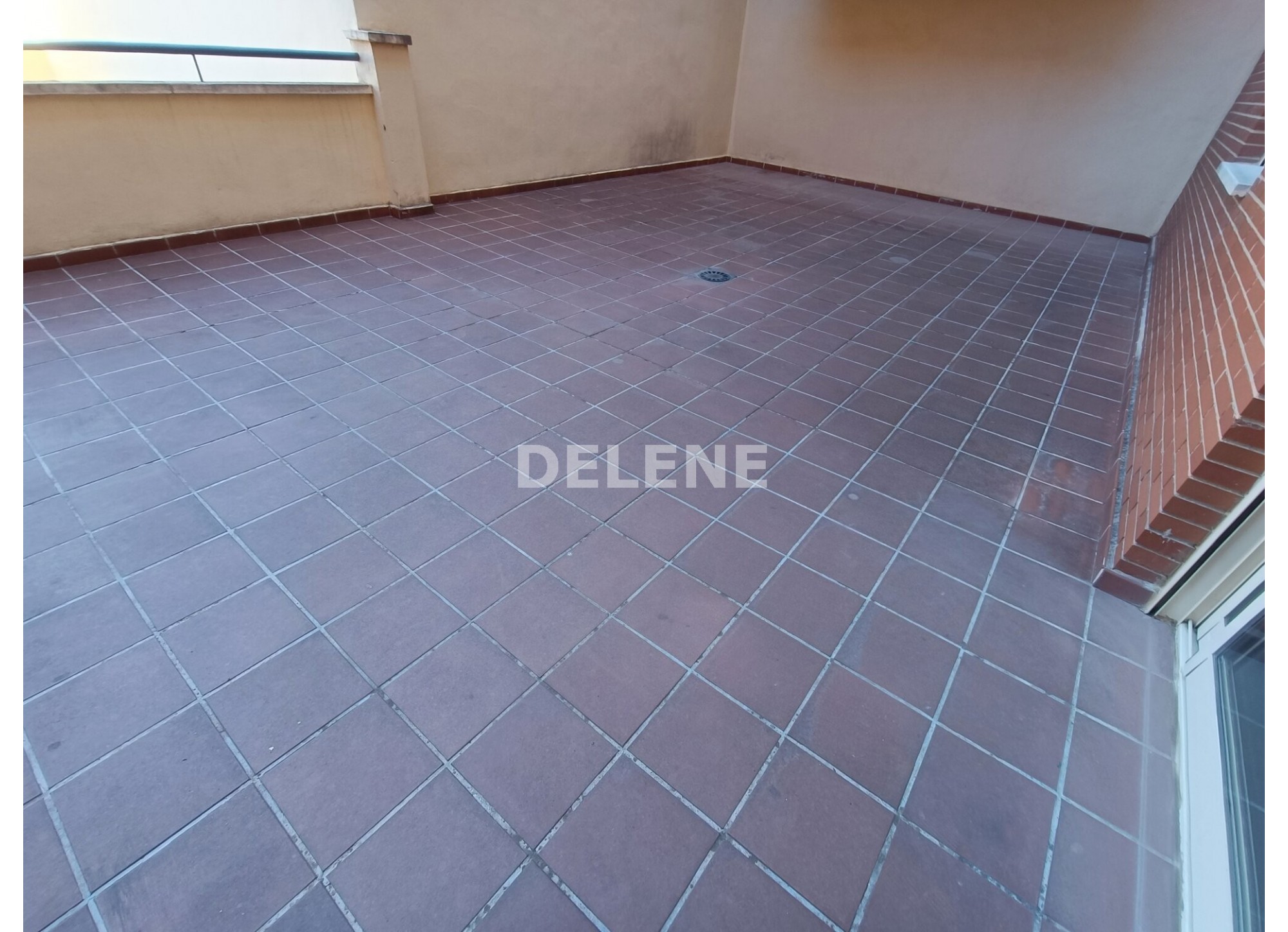 2841 PISO CON DOS PATIOS, GARAJE Y TRASTERO