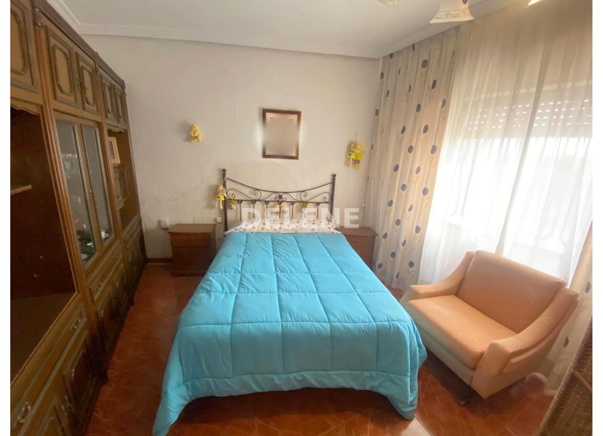 2844 CASA CON PATIO PRÓXIMA A HIGUERICAS