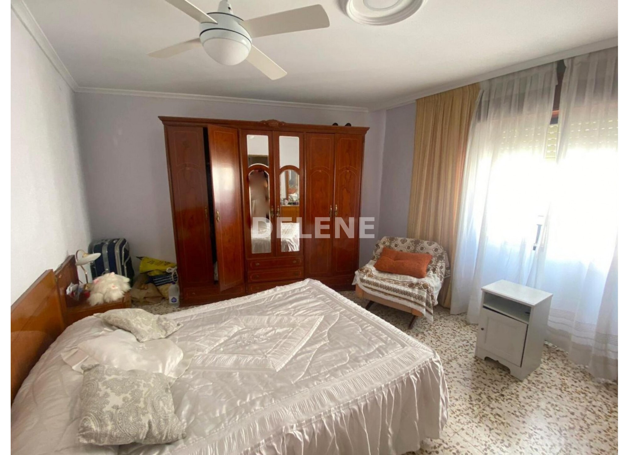 2844 CASA CON PATIO PRÓXIMA A HIGUERICAS