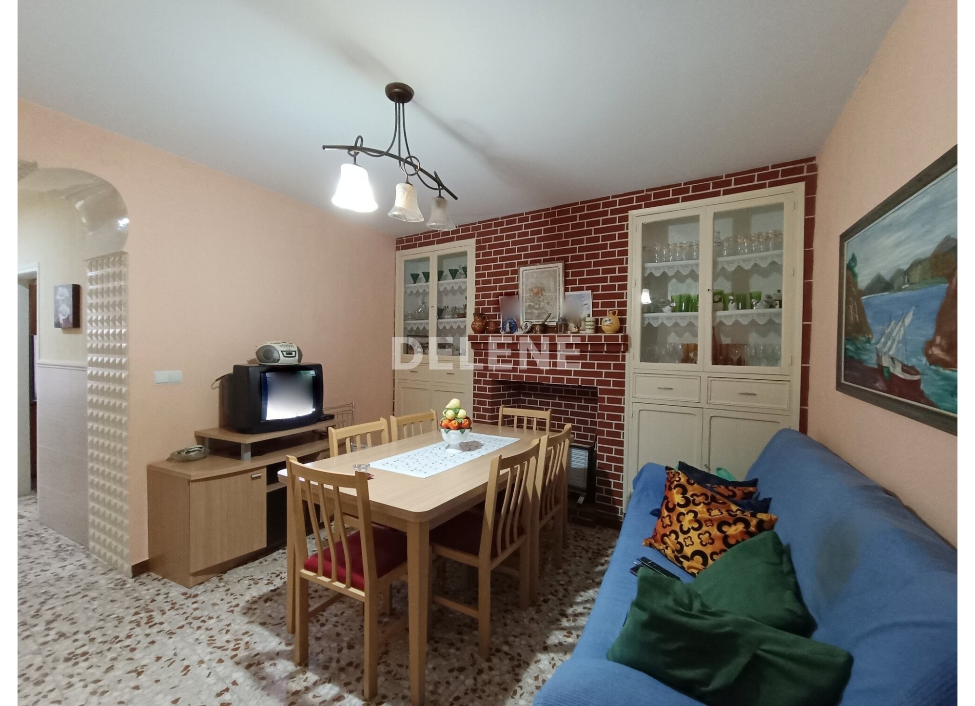 2845 CASA CON PATIO PRÓXIMA A SAN ROQUE