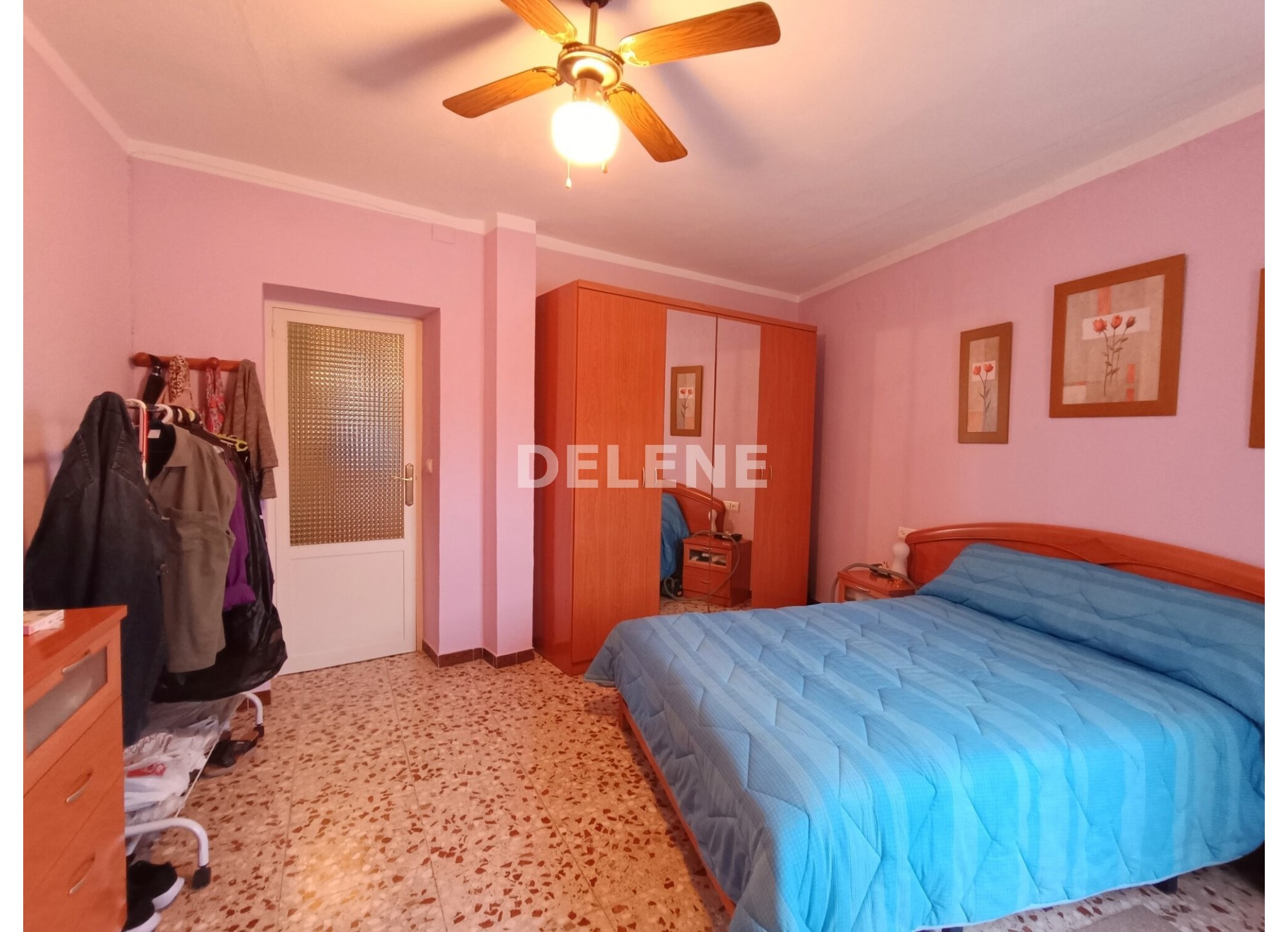 2845 CASA CON PATIO PRÓXIMA A SAN ROQUE