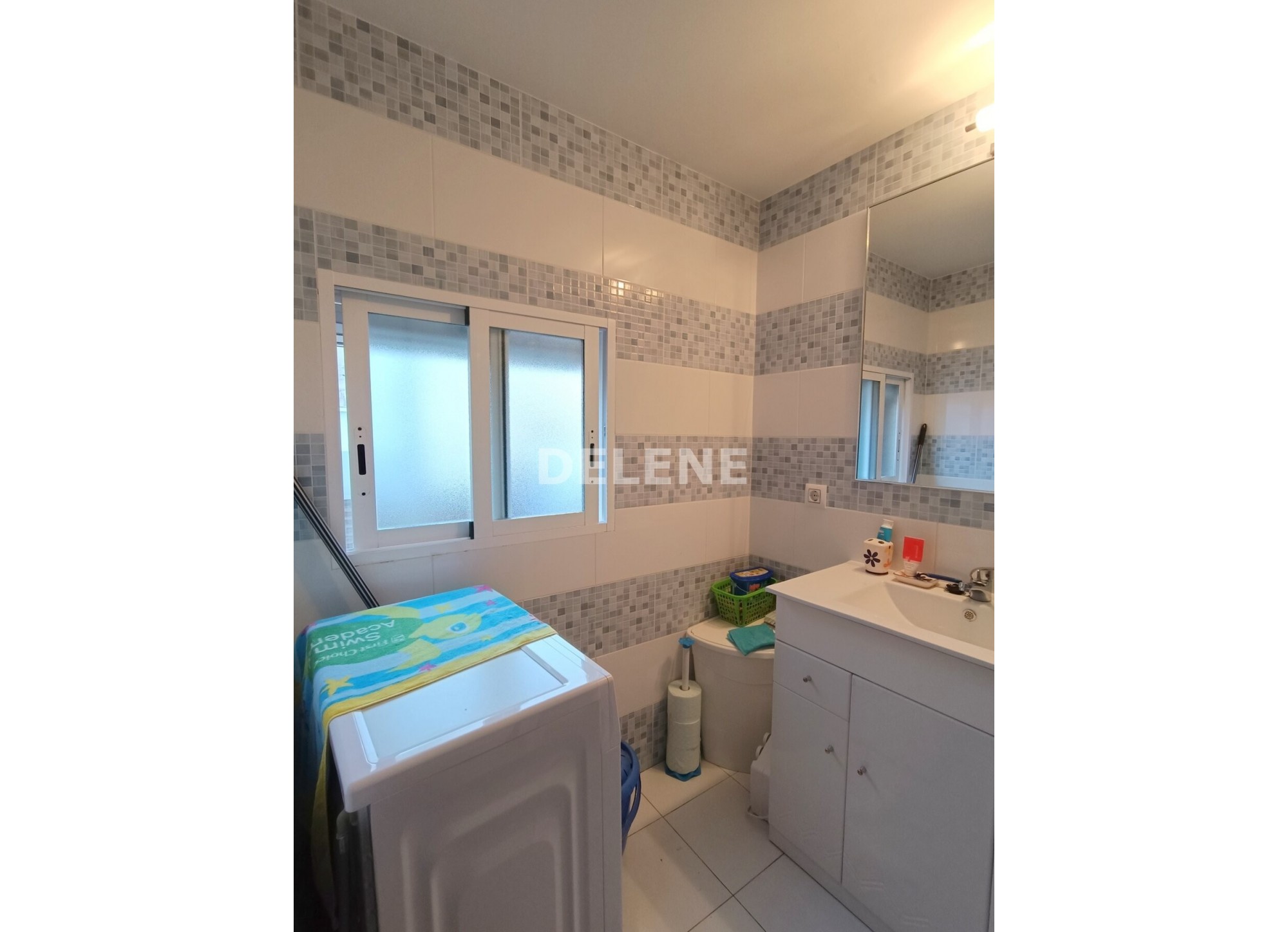 2845 CASA CON PATIO PRÓXIMA A SAN ROQUE