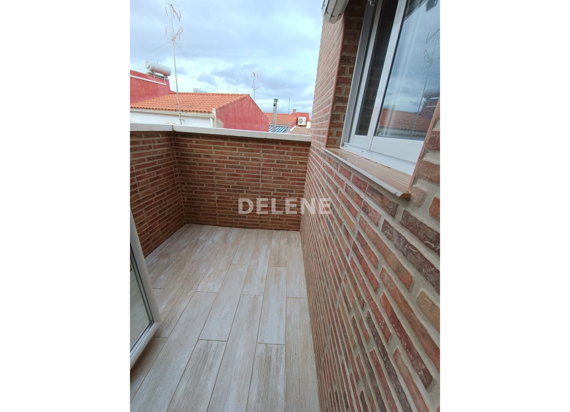 2845 CASA CON PATIO PRÓXIMA A SAN ROQUE