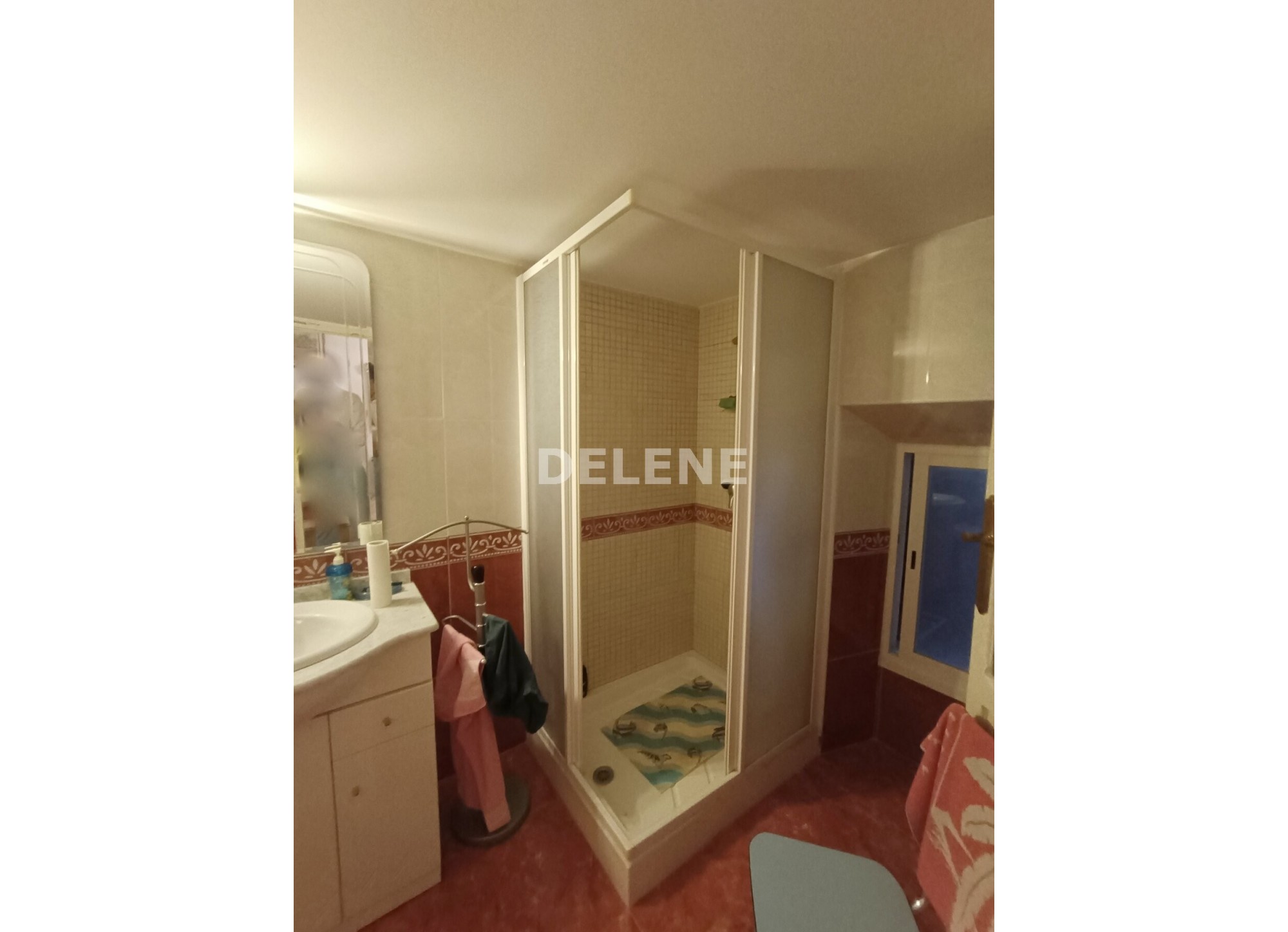 2845 CASA CON PATIO PRÓXIMA A SAN ROQUE