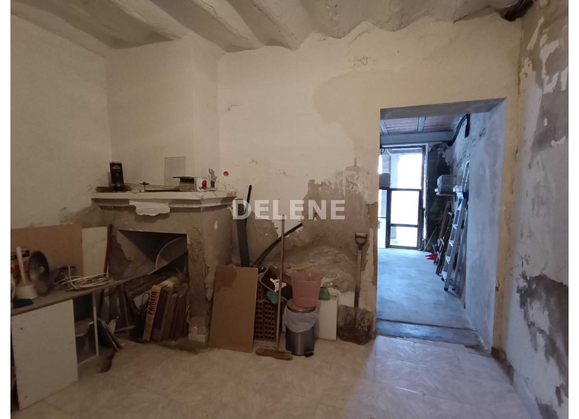 2845 CASA CON PATIO PRÓXIMA A SAN ROQUE