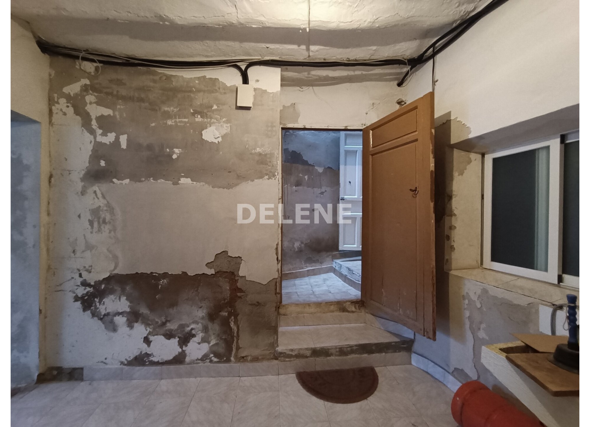 2845 CASA CON PATIO PRÓXIMA A SAN ROQUE