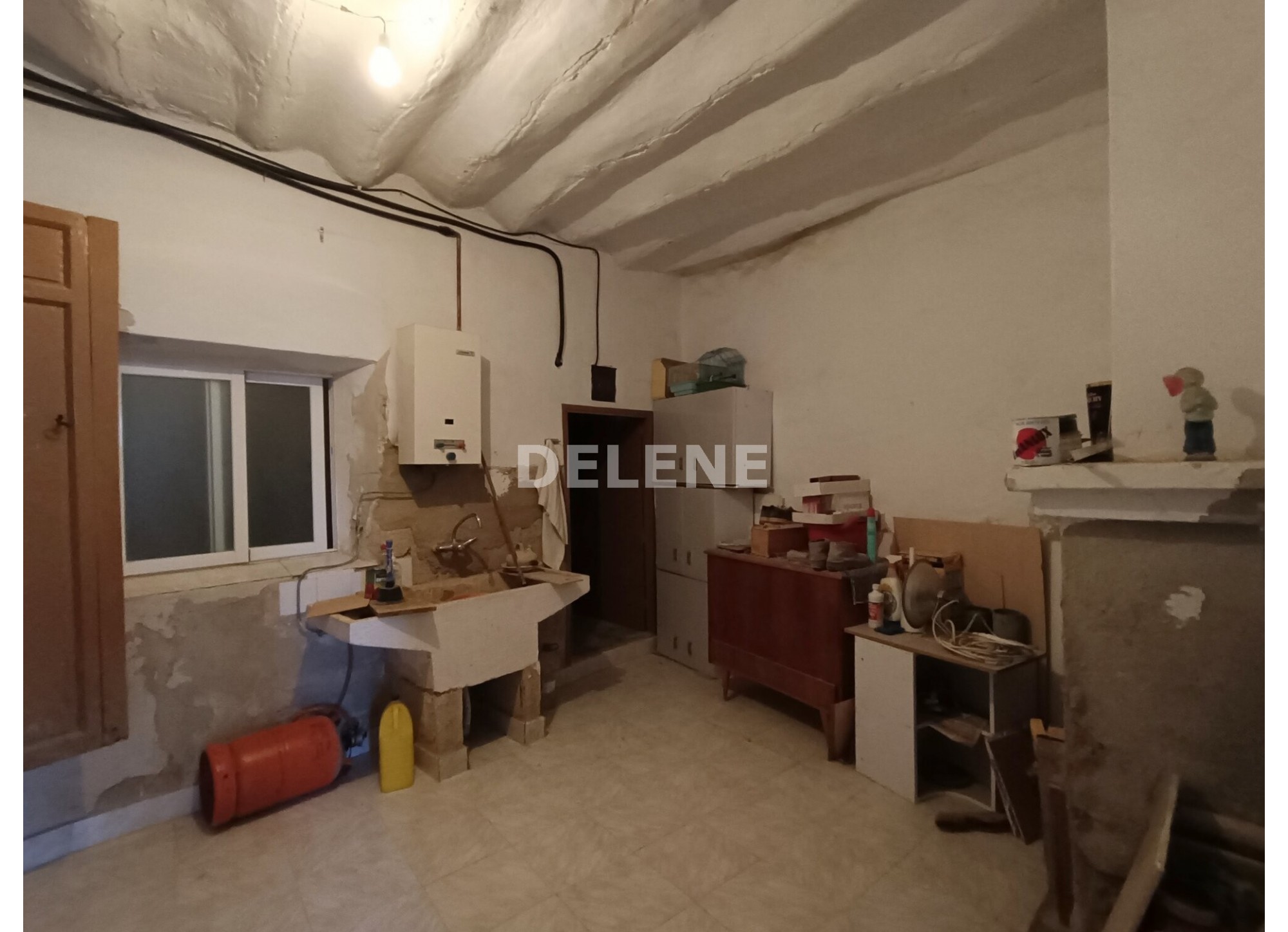 2845 CASA CON PATIO PRÓXIMA A SAN ROQUE