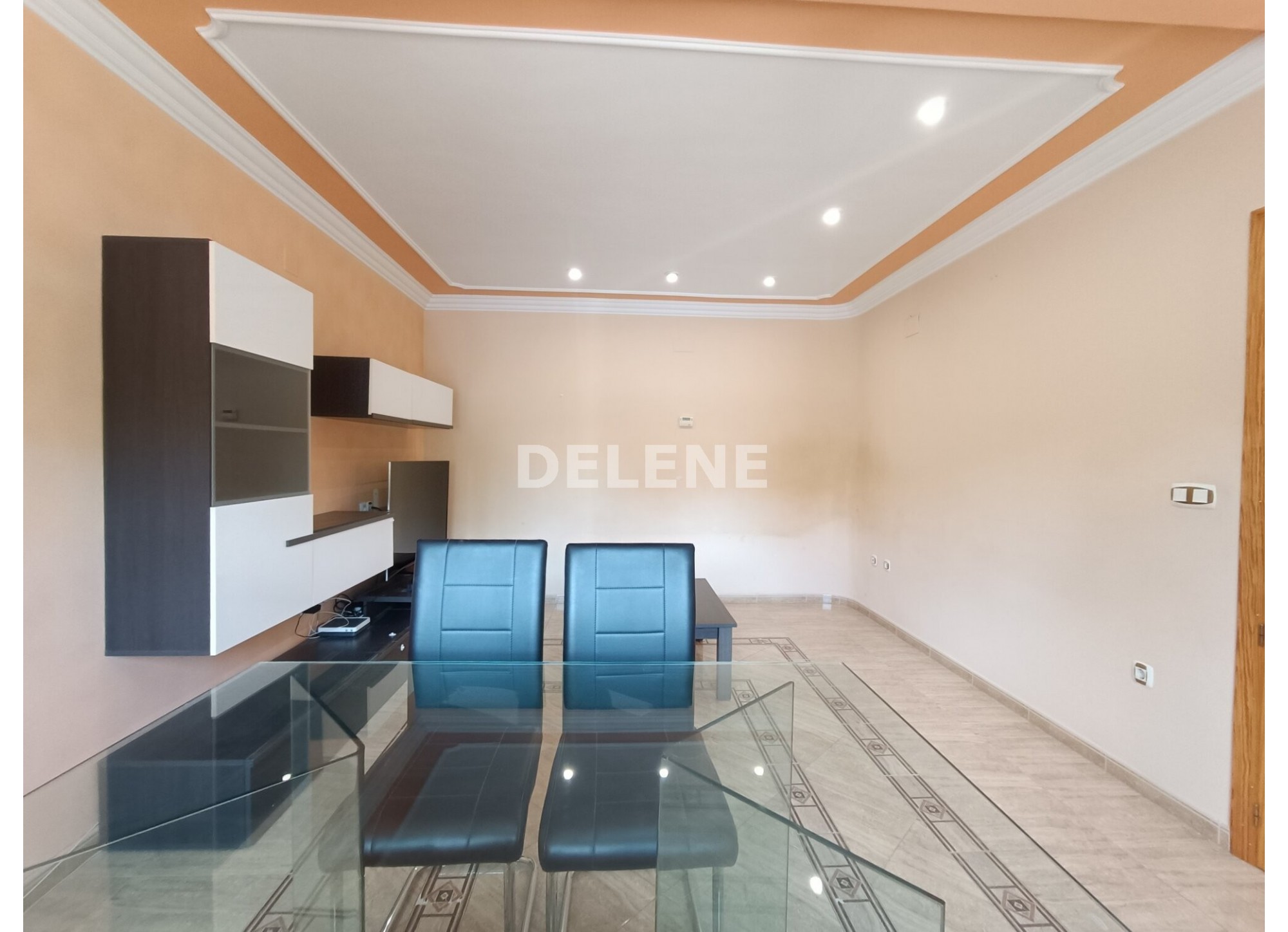 2833 ADOSADO CON PATIO Y GARAJE, AVENIDA DE LA CONSTITUCIÓN