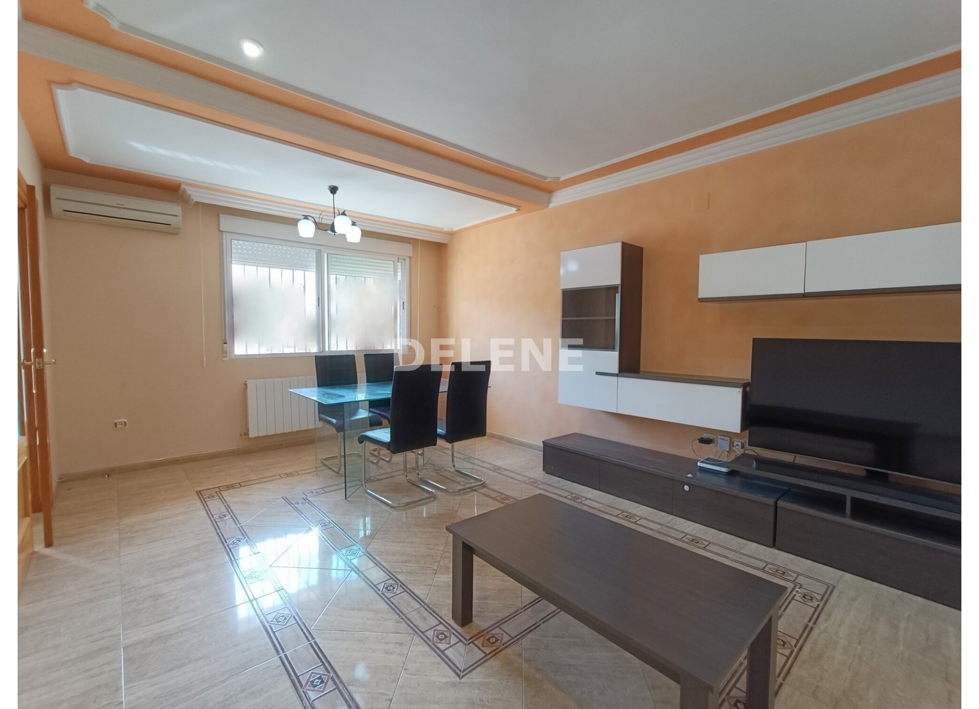 2833 ADOSADO CON PATIO Y GARAJE, AVENIDA DE LA CONSTITUCIÓN