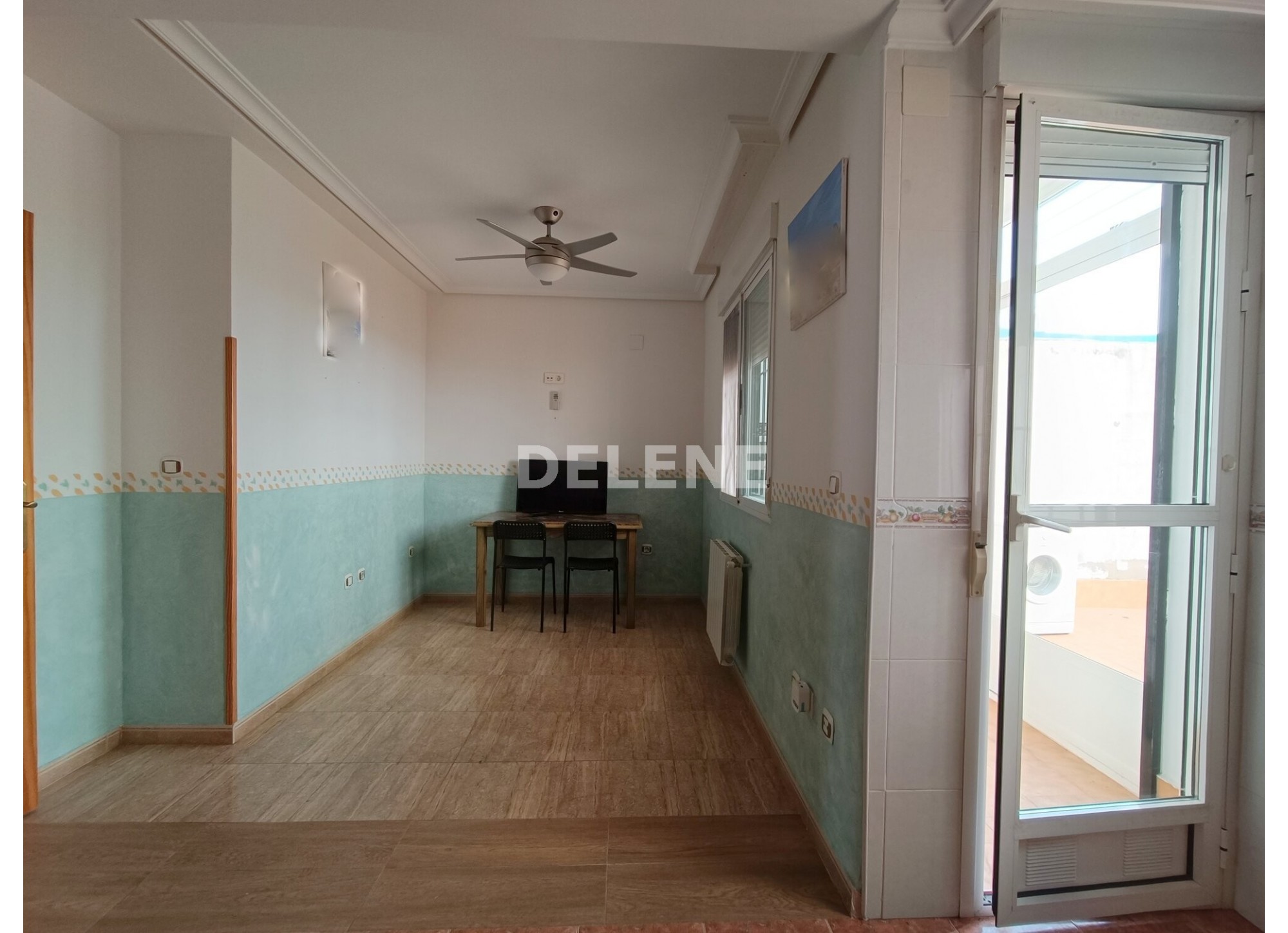 2833 ADOSADO CON PATIO Y GARAJE, AVENIDA DE LA CONSTITUCIÓN