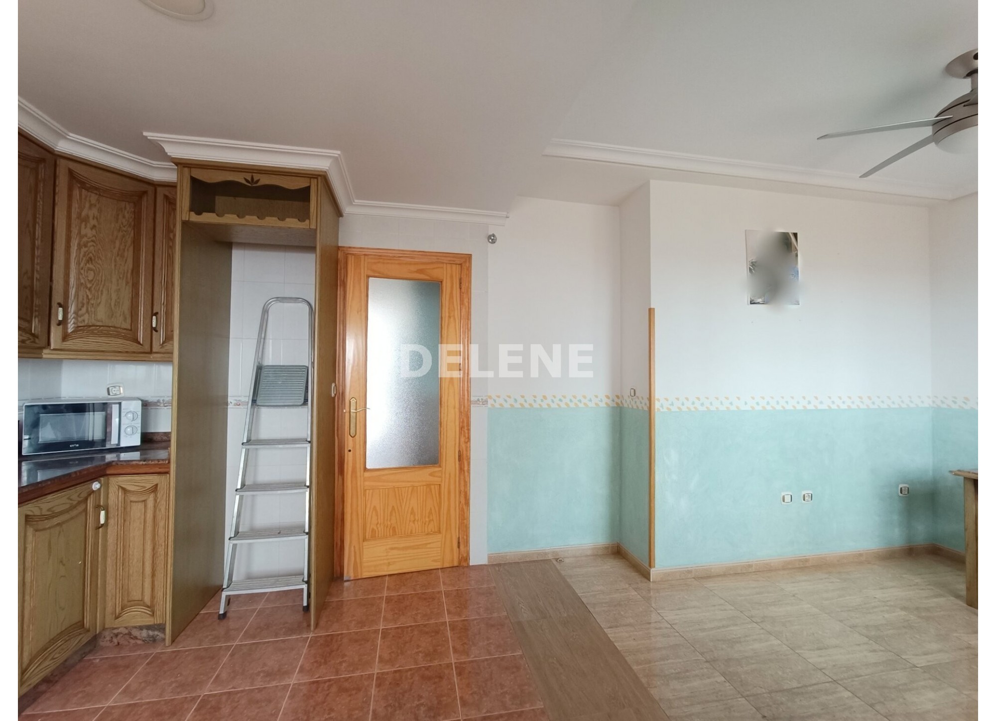 2833 ADOSADO CON PATIO Y GARAJE, AVENIDA DE LA CONSTITUCIÓN