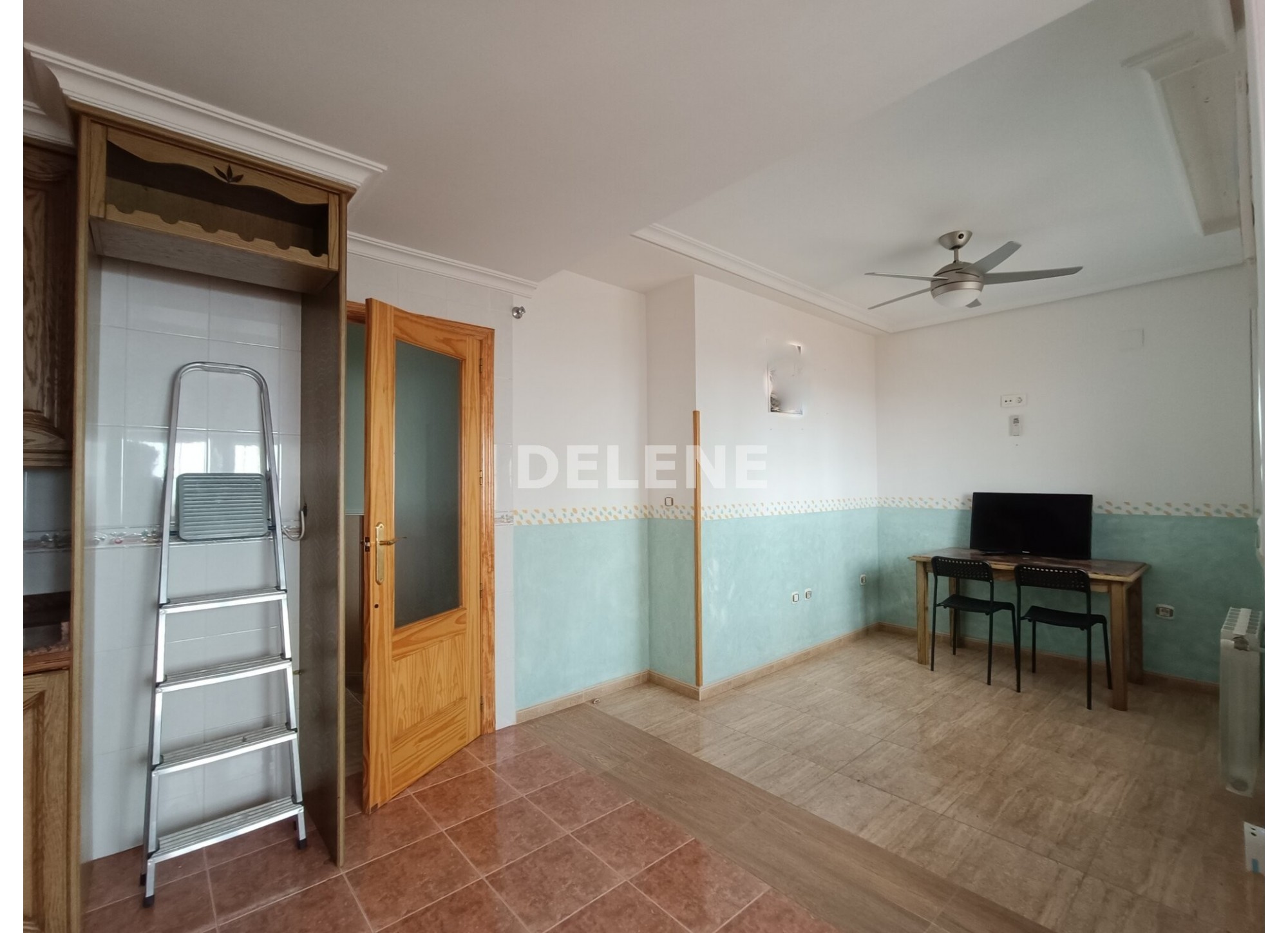 2833 ADOSADO CON PATIO Y GARAJE, AVENIDA DE LA CONSTITUCIÓN