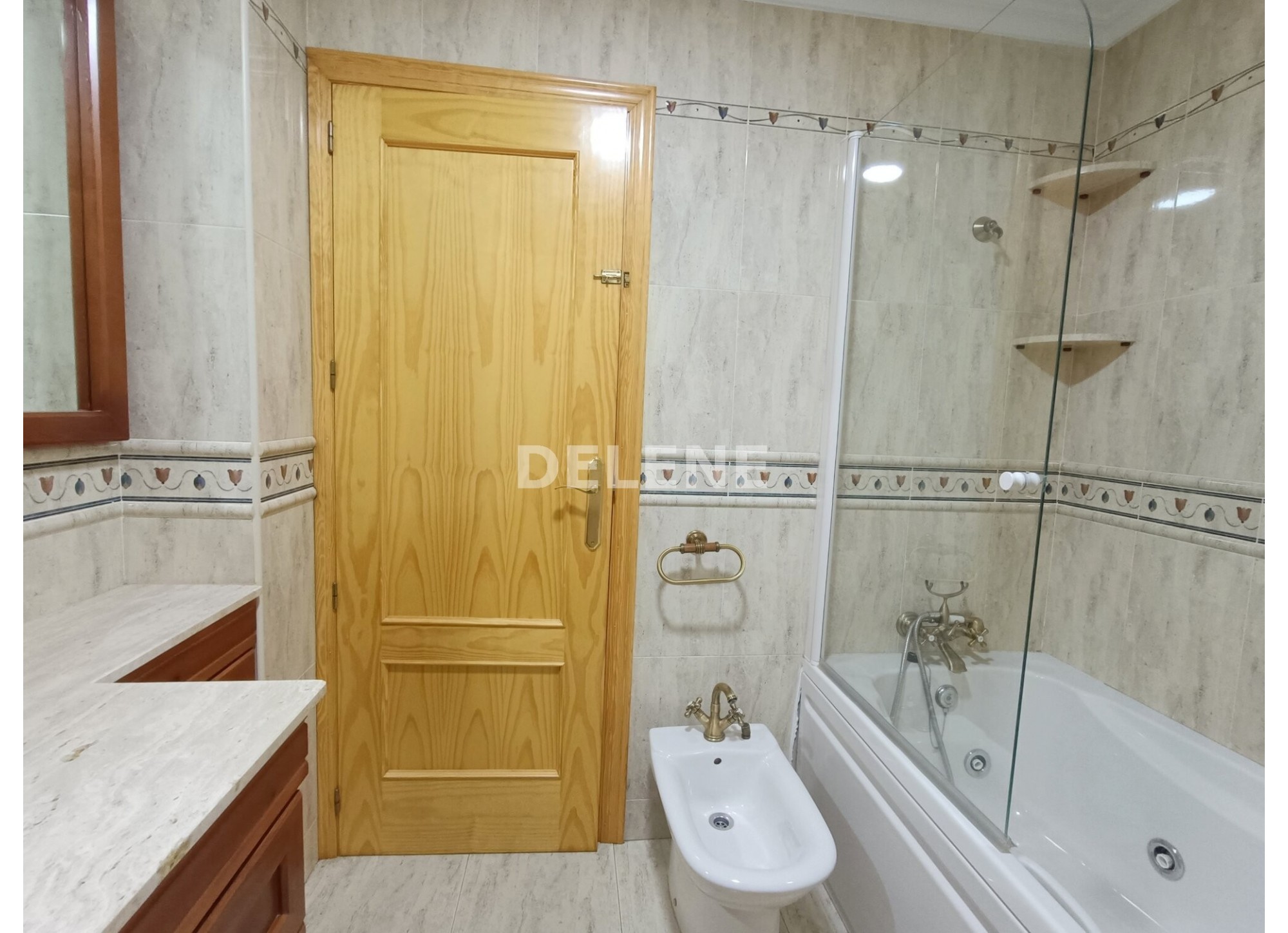 2833 ADOSADO CON PATIO Y GARAJE, AVENIDA DE LA CONSTITUCIÓN