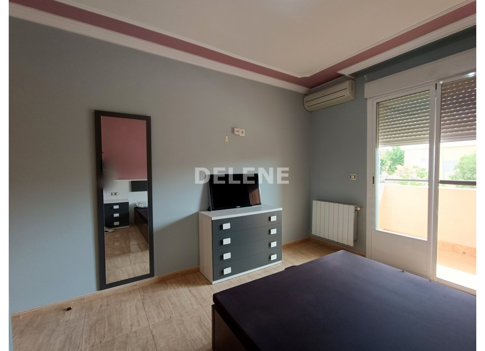 2833 ADOSADO CON PATIO Y GARAJE, AVENIDA DE LA CONSTITUCIÓN