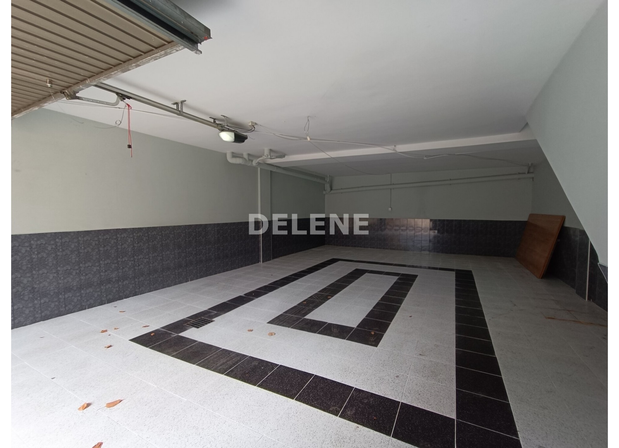 2833 ADOSADO CON PATIO Y GARAJE, AVENIDA DE LA CONSTITUCIÓN