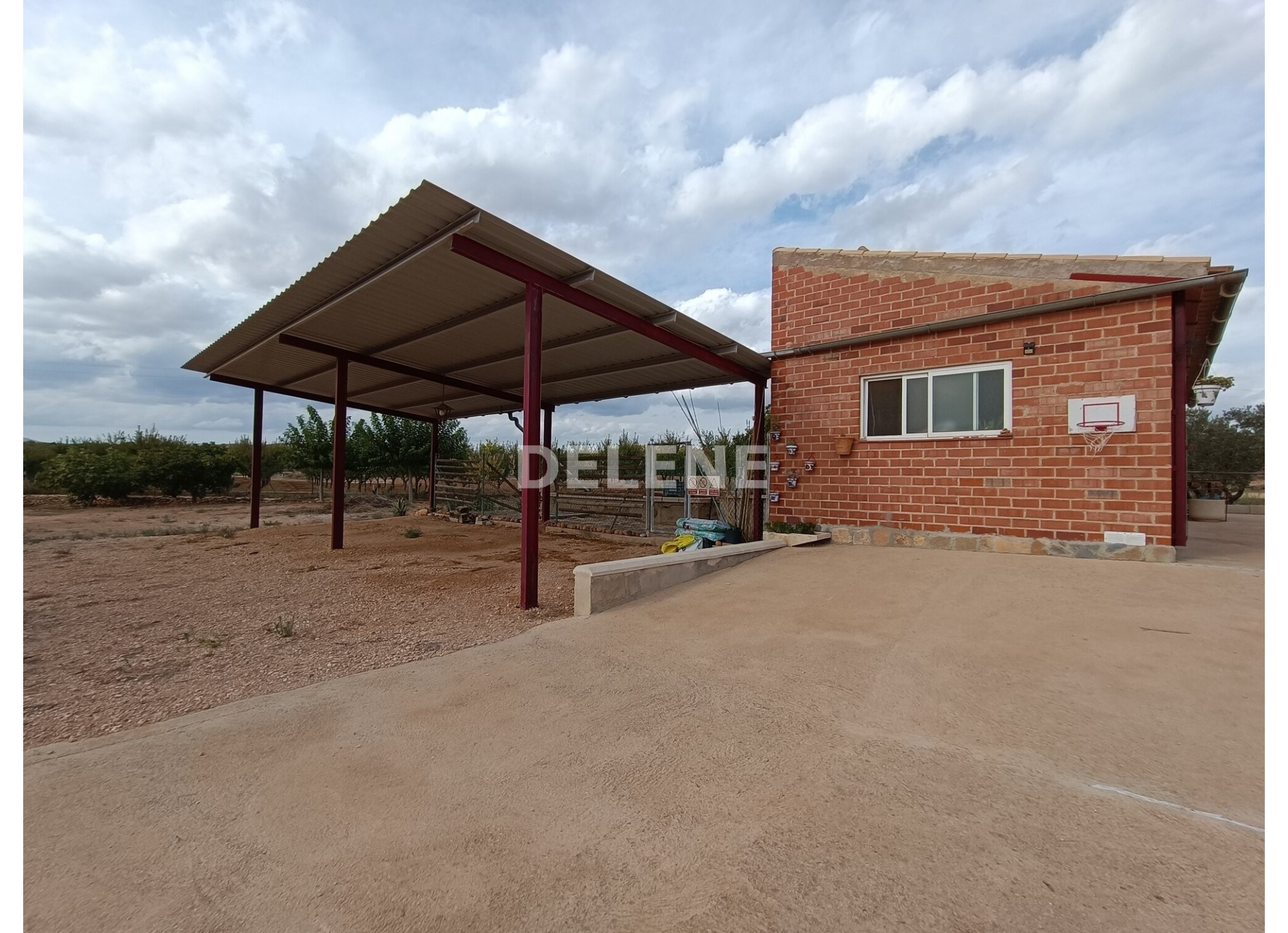 2853 CHALET DE CAMPO CARRETERA DE MINGOGIL