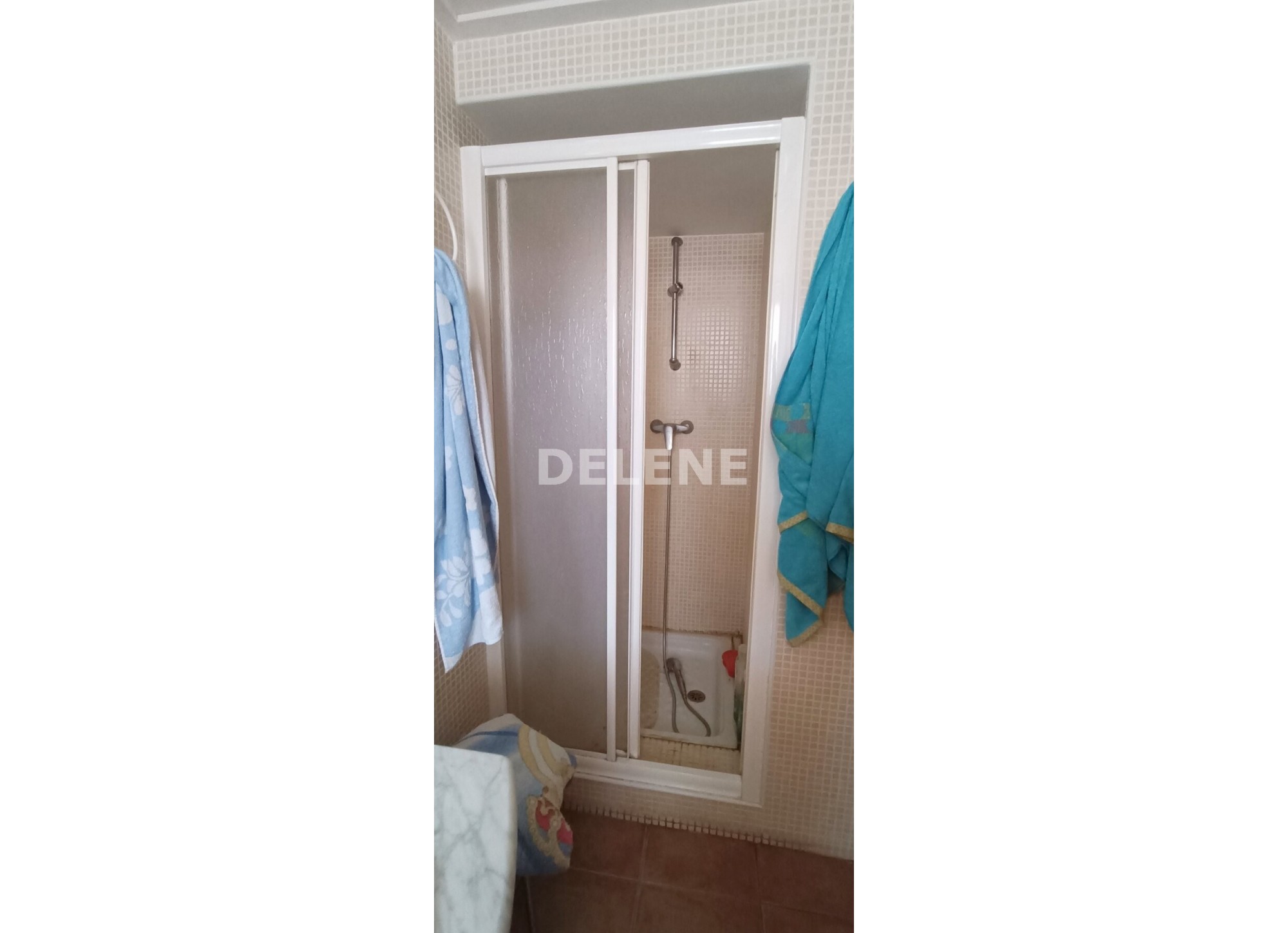 2855 ADOSADO CON PATIO, GARAJE Y BUHARDILLA, ZONA HOSPITAL