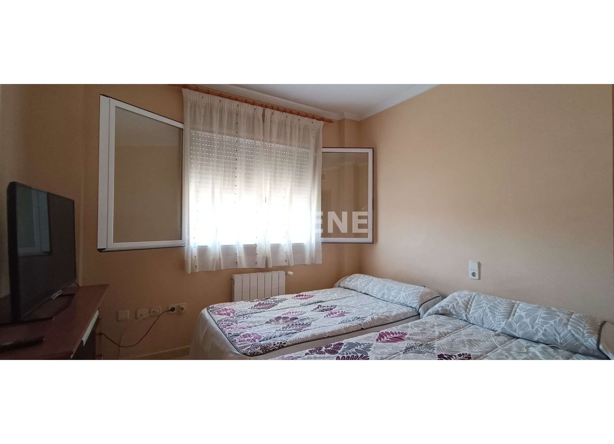 2855 ADOSADO CON PATIO, GARAJE Y BUHARDILLA, ZONA HOSPITAL