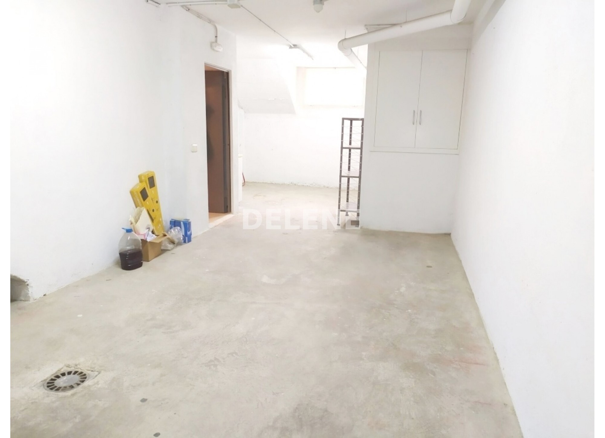 2856 CHALET ADOSADO CON PATIO Y GARAJE PRÓXIMO A CONSTITUCIÓN