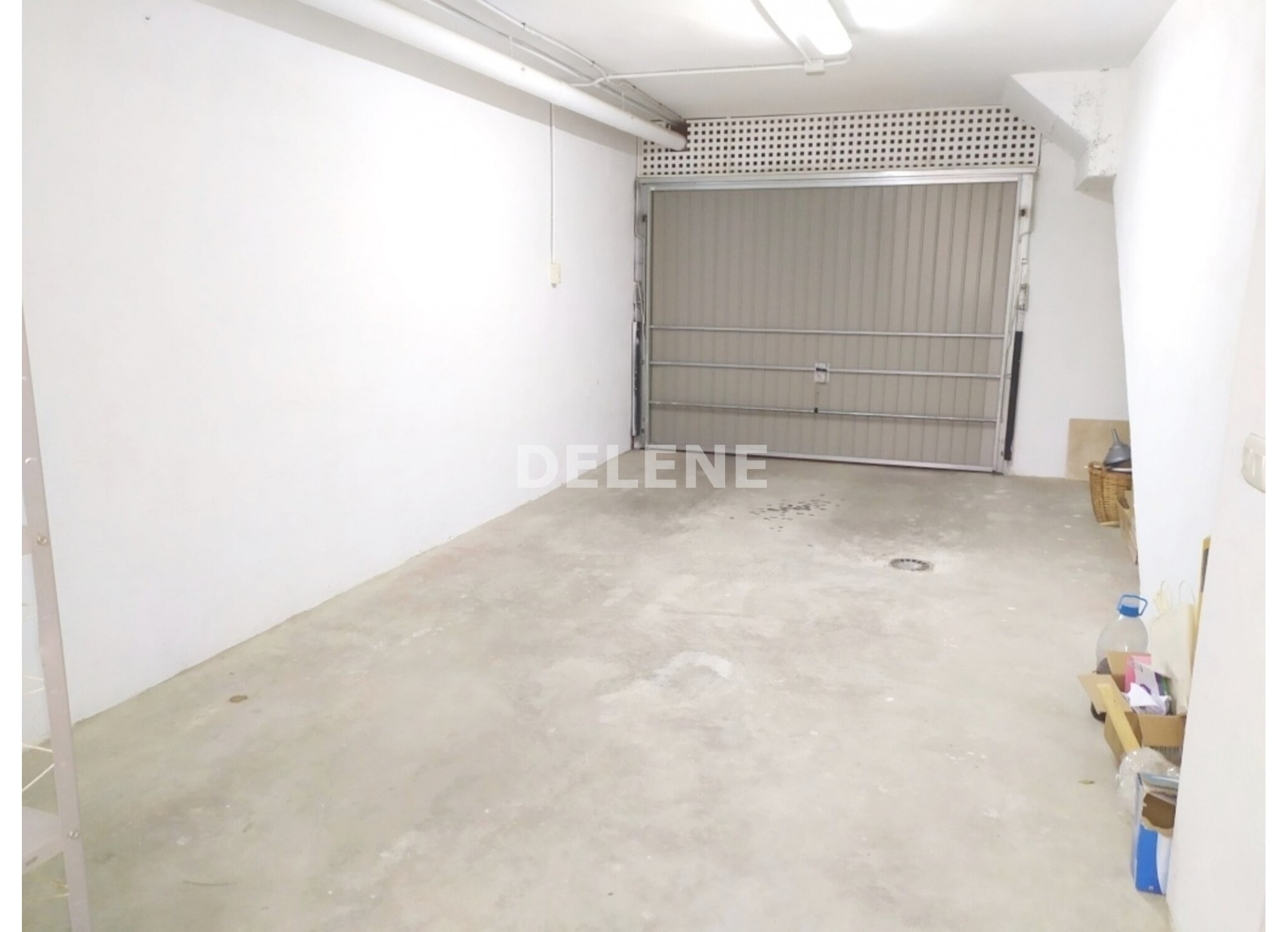 2856 CHALET ADOSADO CON PATIO Y GARAJE PRÓXIMO A CONSTITUCIÓN