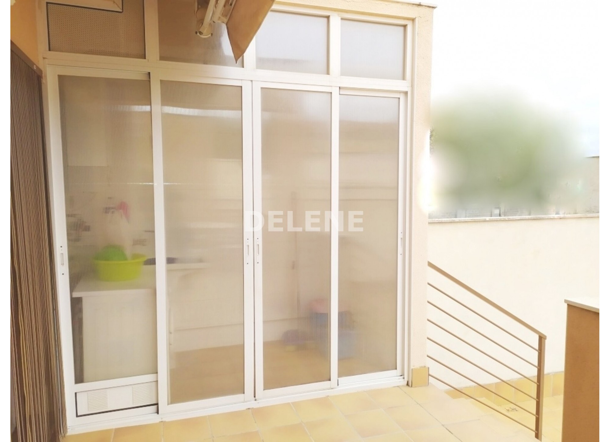 2856 CHALET ADOSADO CON PATIO Y GARAJE PRÓXIMO A CONSTITUCIÓN