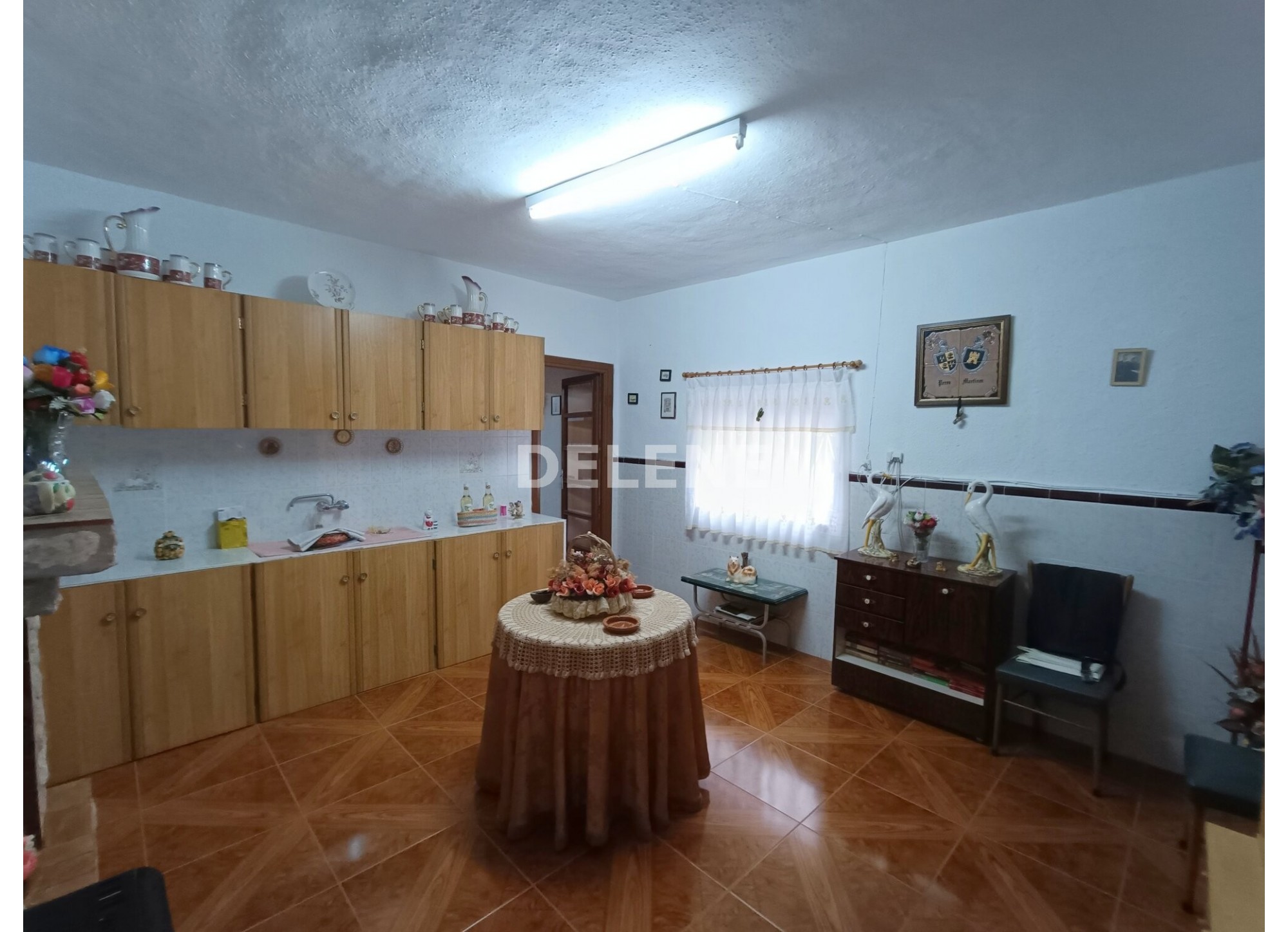 2857 CASA CON PATIO Y TERRENO EN SIERRA