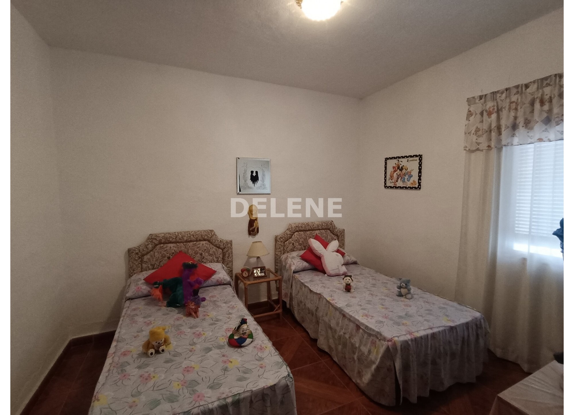 2857 CASA CON PATIO Y TERRENO EN SIERRA