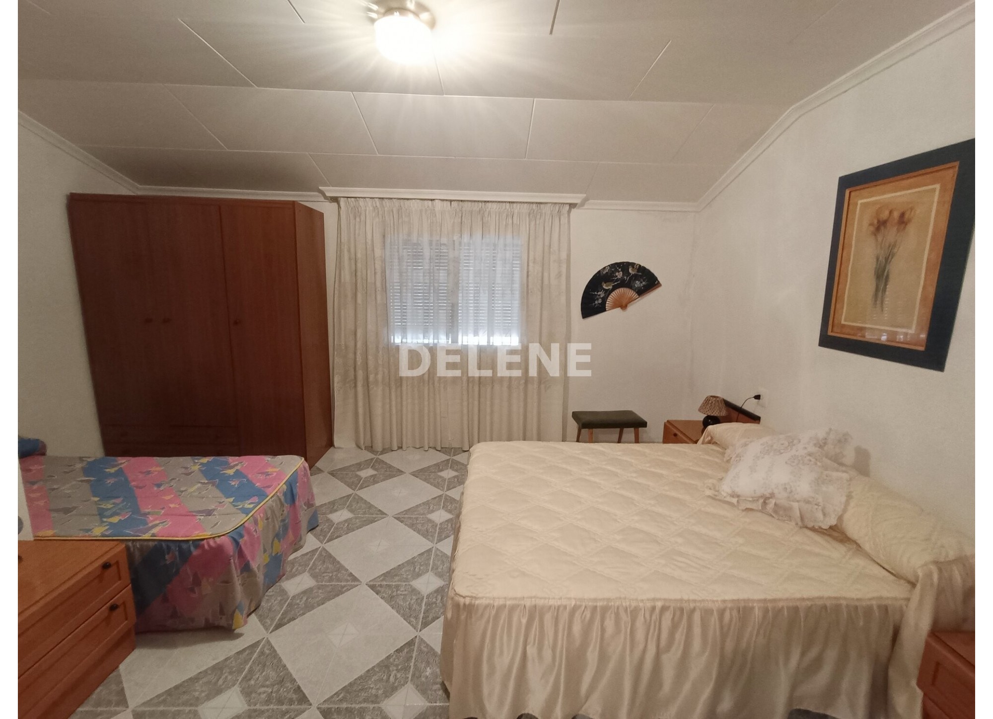 2857 CASA CON PATIO Y TERRENO EN SIERRA