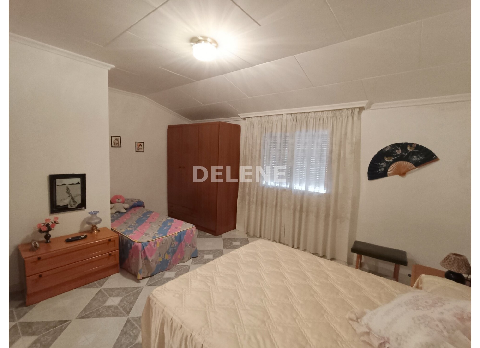 2857 CASA CON PATIO Y TERRENO EN SIERRA