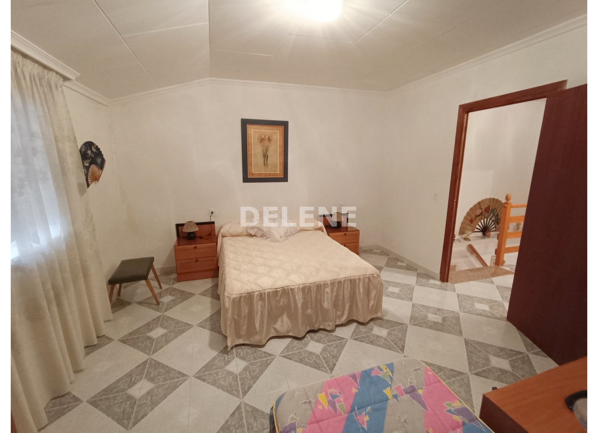 2857 CASA CON PATIO Y TERRENO EN SIERRA