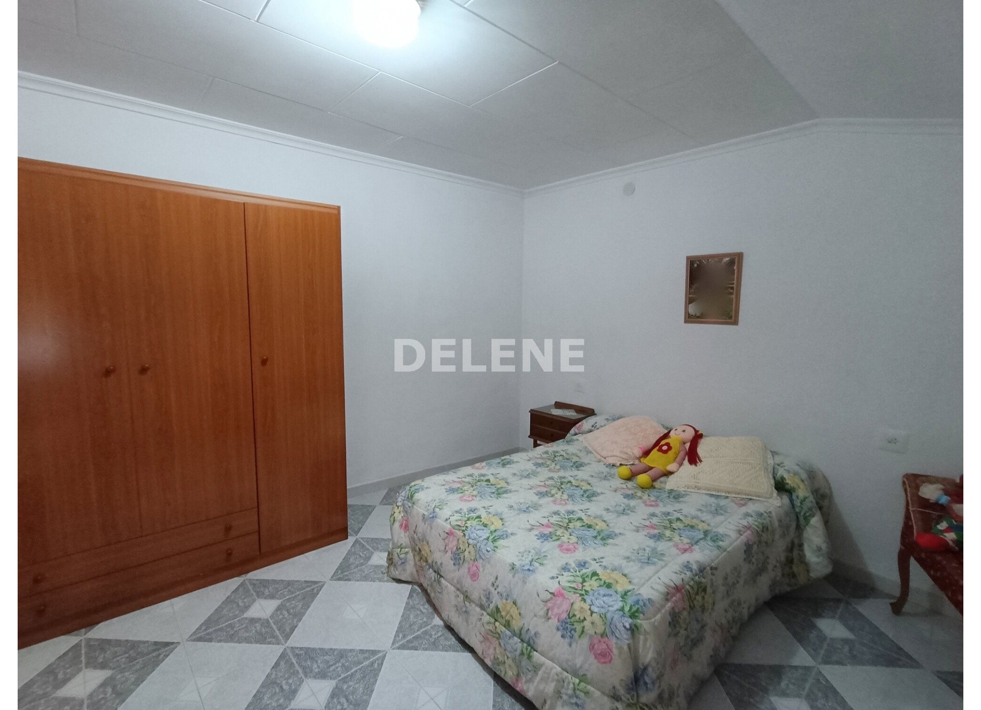 2857 CASA CON PATIO Y TERRENO EN SIERRA