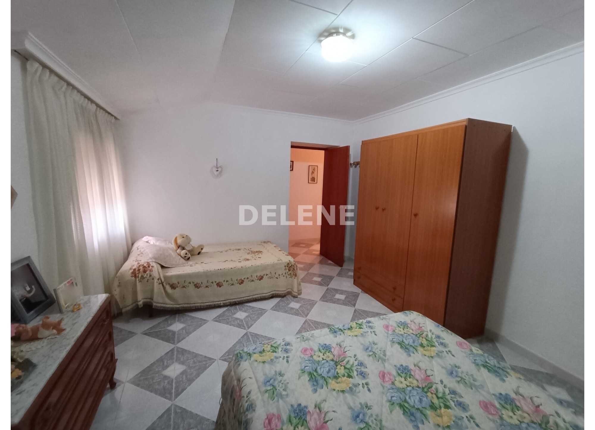 2857 CASA CON PATIO Y TERRENO EN SIERRA