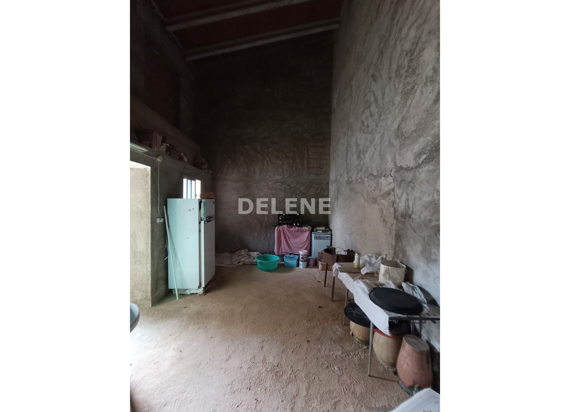 2857 CASA CON PATIO Y TERRENO EN SIERRA