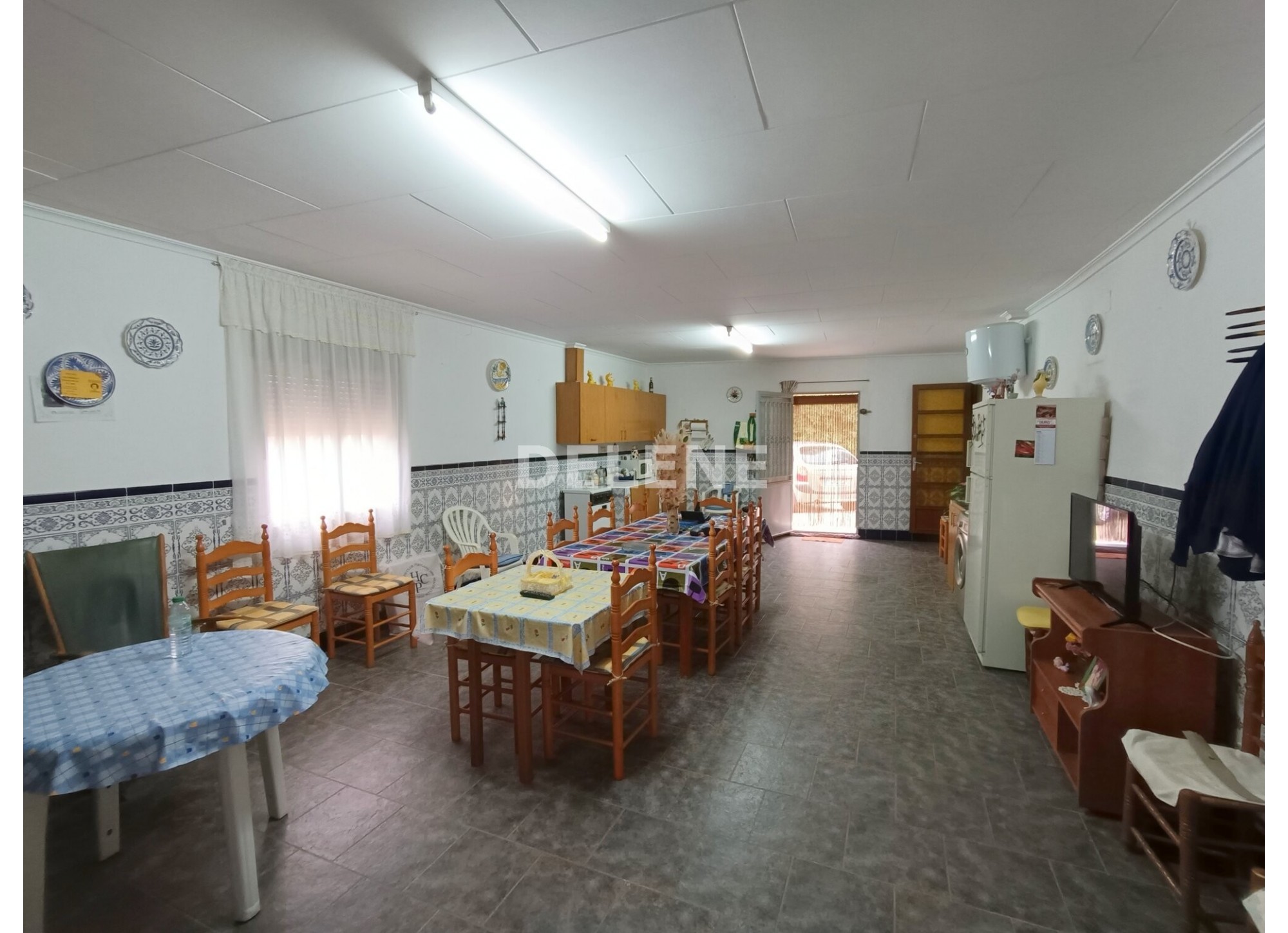 2857 CASA CON PATIO Y TERRENO EN SIERRA