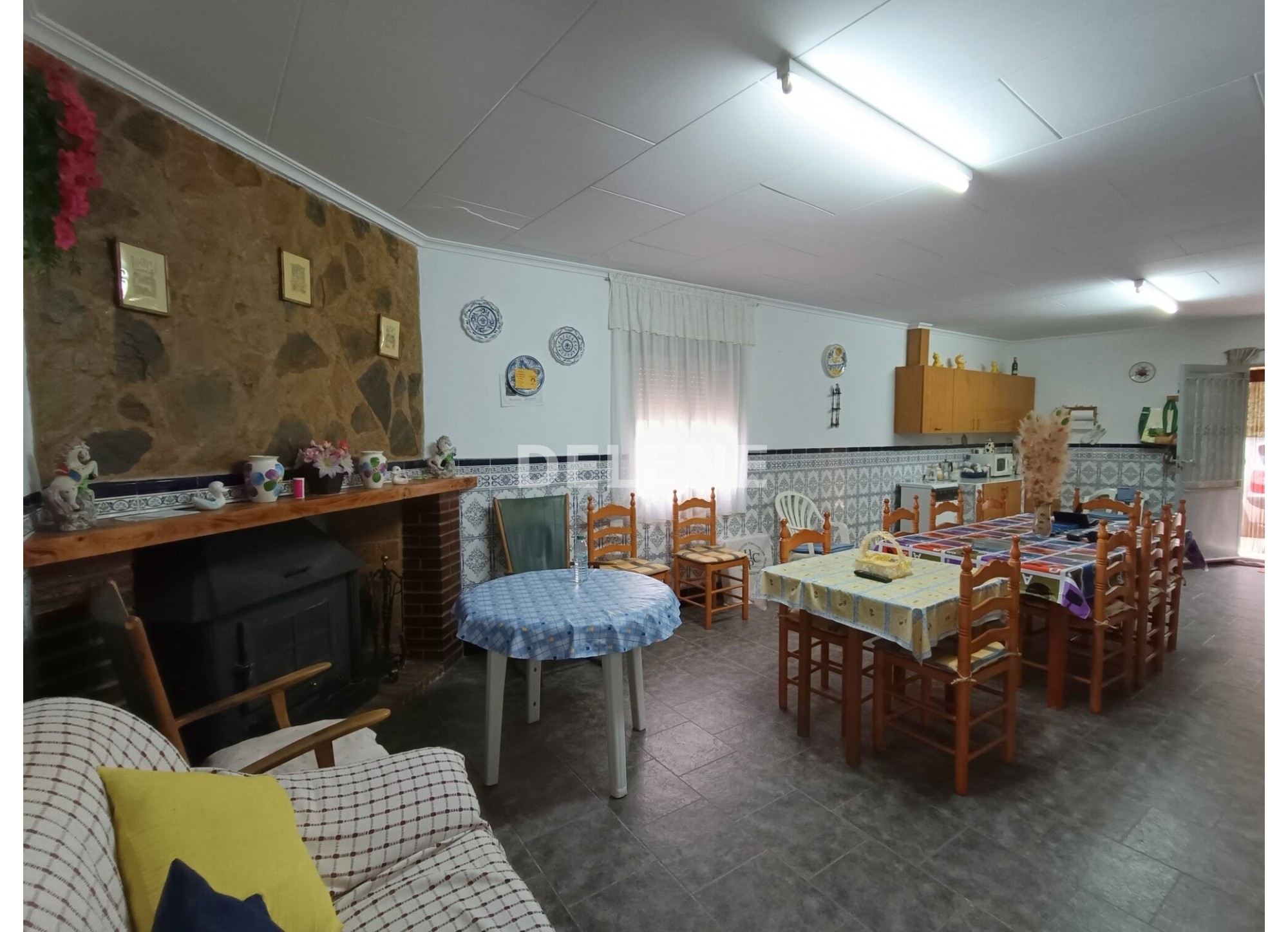 2857 CASA CON PATIO Y TERRENO EN SIERRA