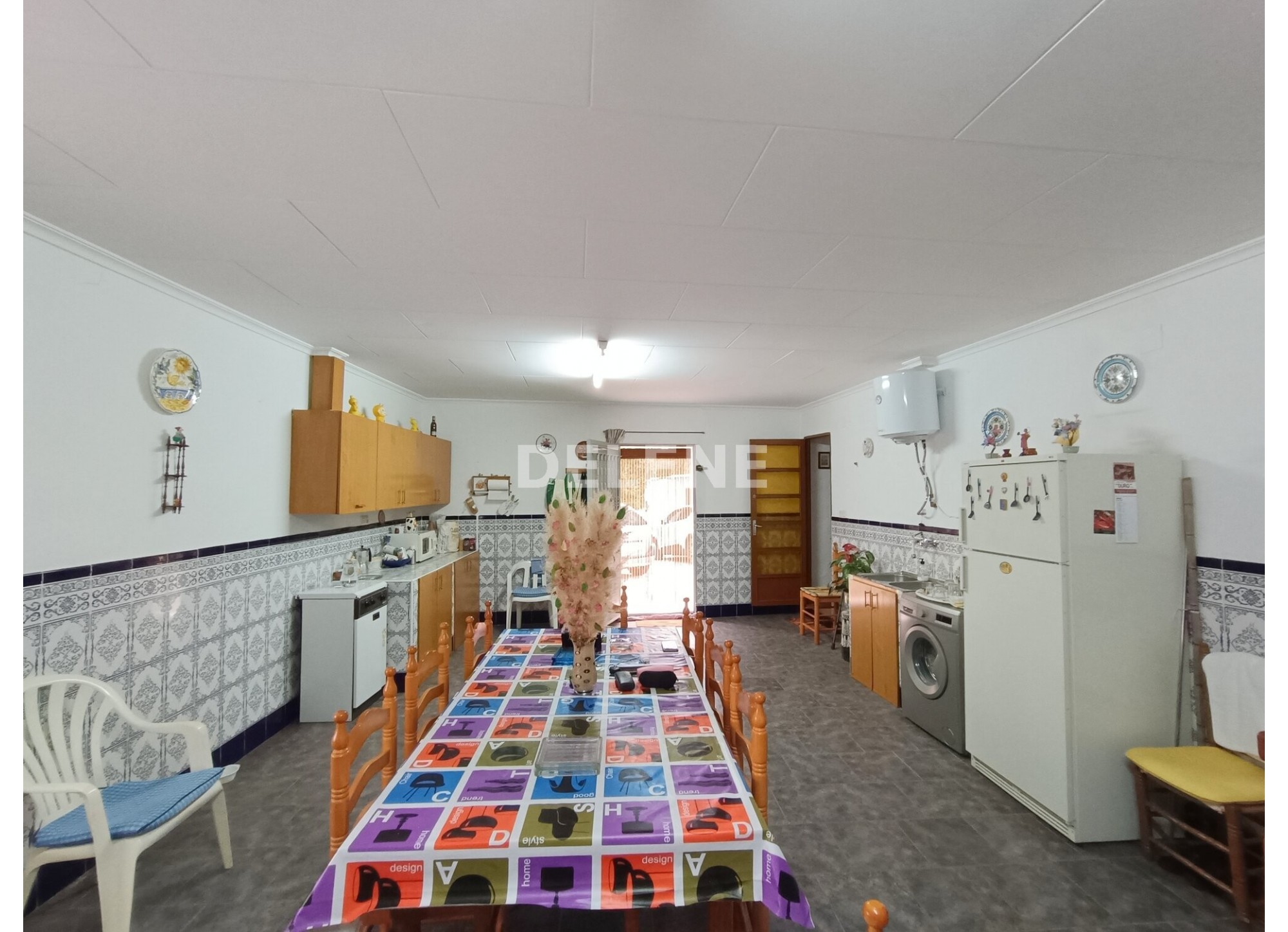 2857 CASA CON PATIO Y TERRENO EN SIERRA