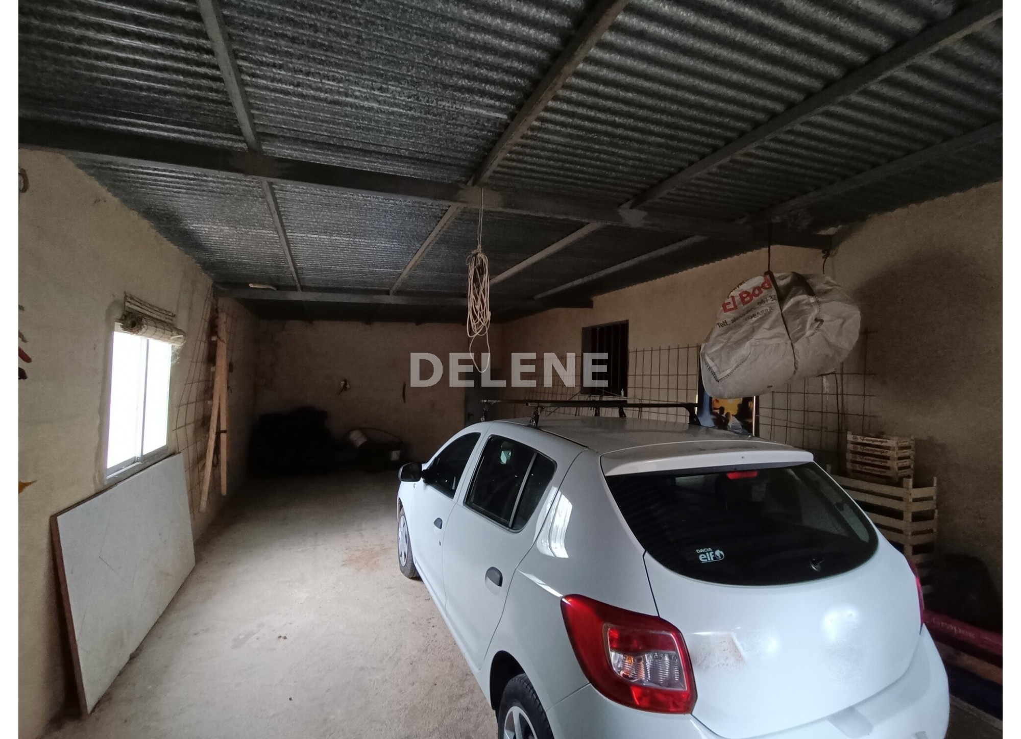 2857 CASA CON PATIO Y TERRENO EN SIERRA